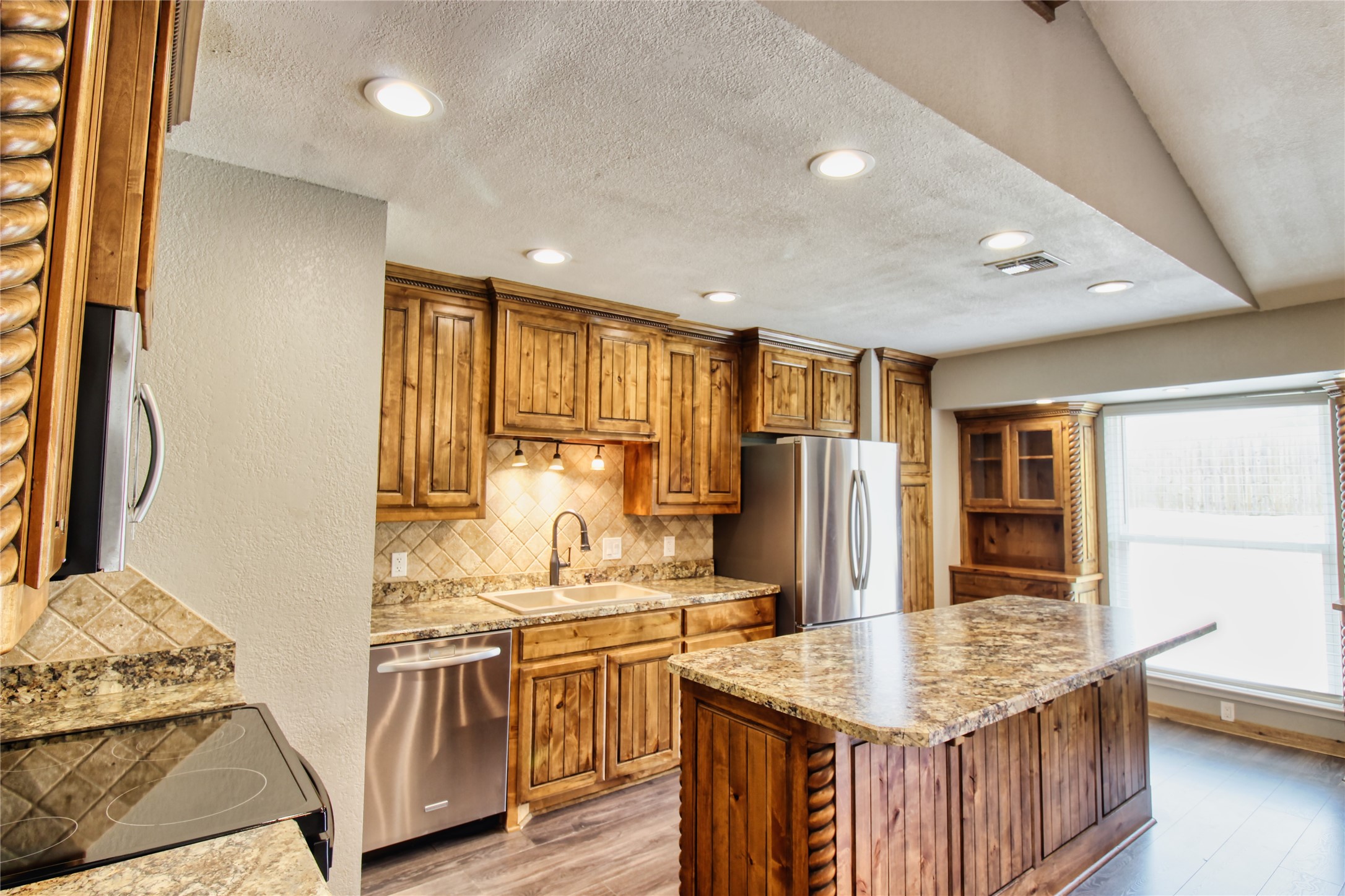 1214 Vivienne Street Weatherford TX 76086