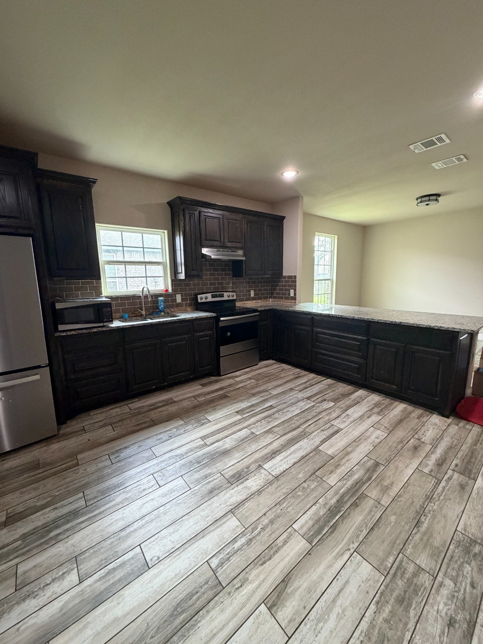 433 Sabine Avenue Cleburne TX 76031