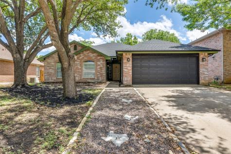 943 Santa Fe Drive Saginaw TX 76131