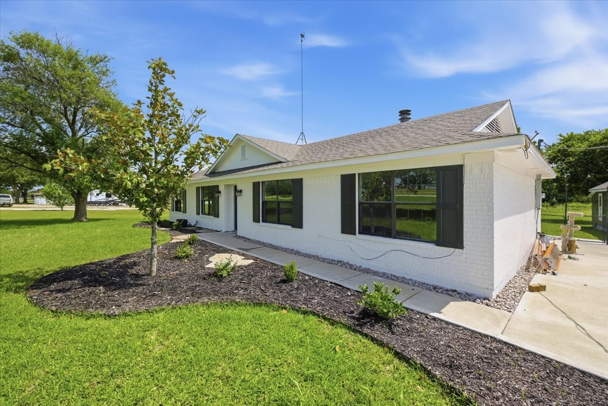 2207 Southwinds Drive Lorena TX 76655