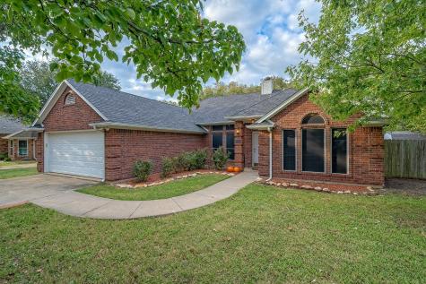 313 Woodlawn Street Krum TX 76249