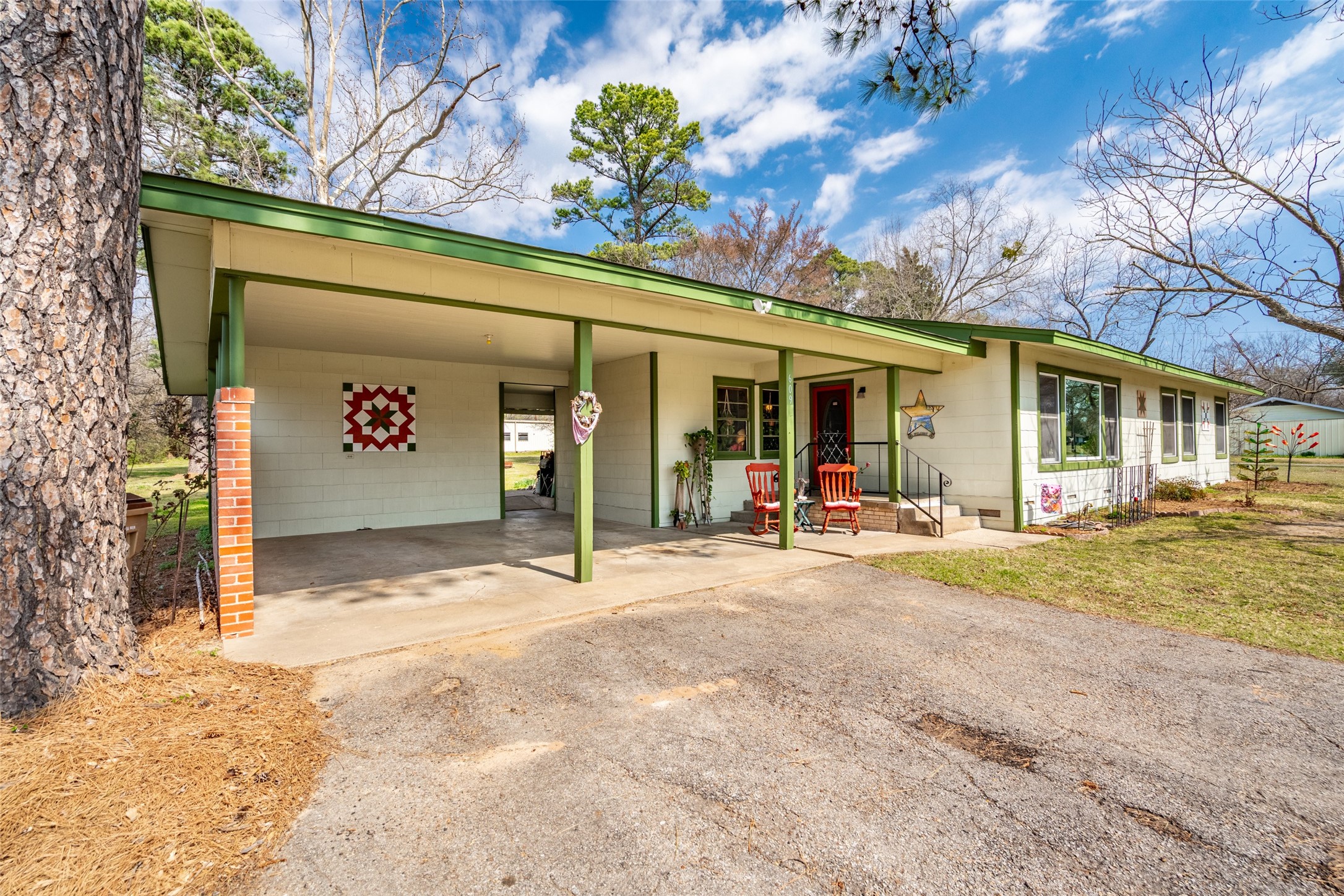 609 E Quitman Street Alba TX 75410