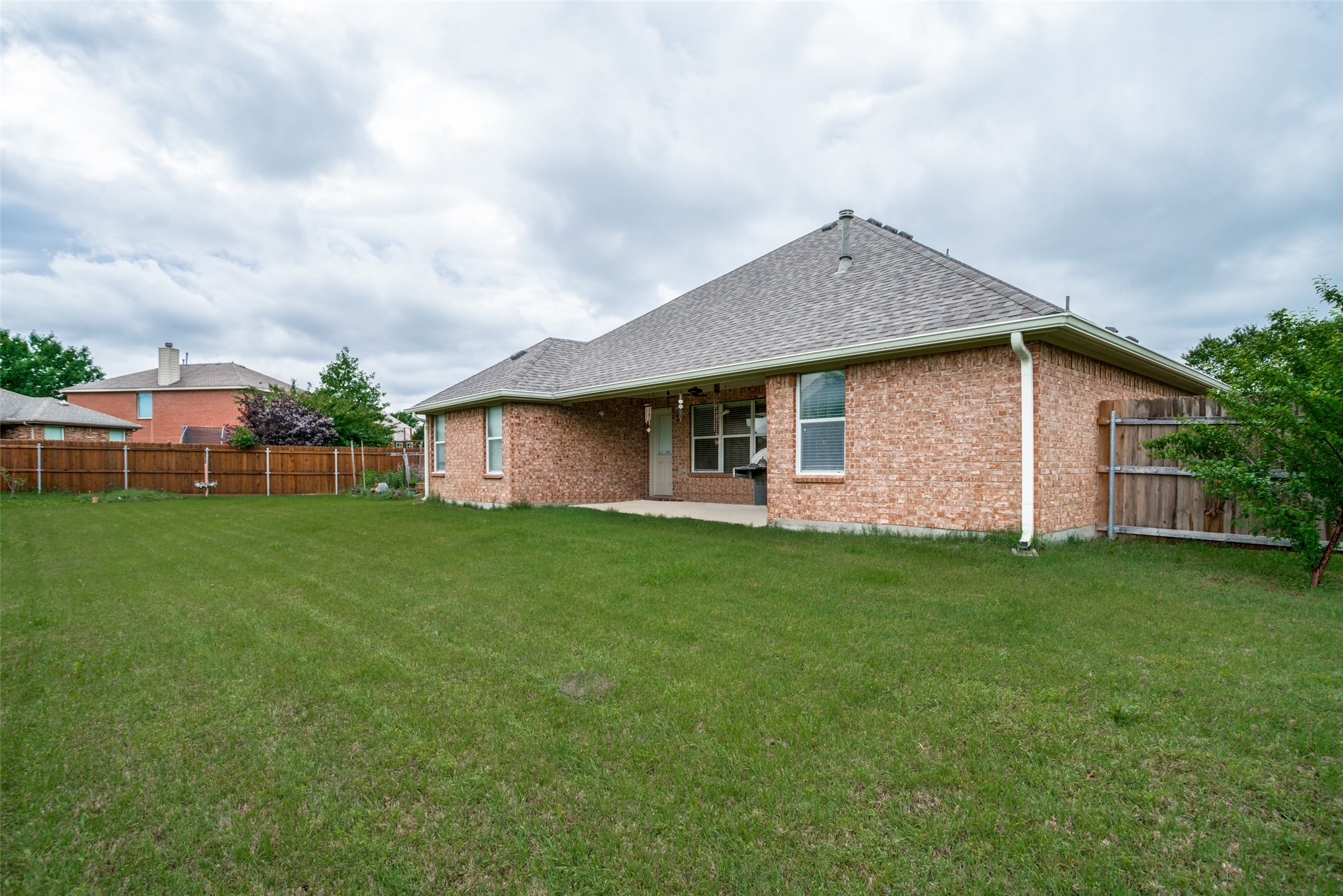 9204 Lockhart Drive Arlington TX 76002