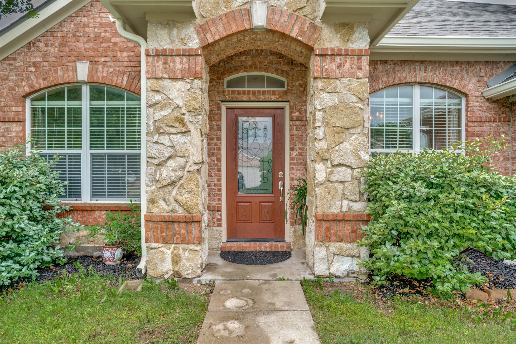 9204 Lockhart Drive Arlington TX 76002