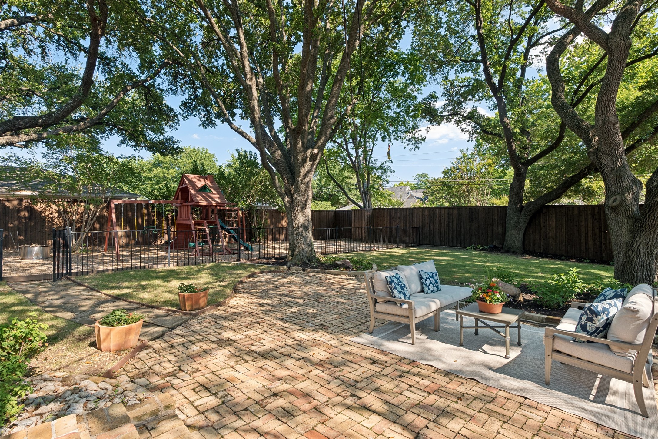 4138 Cedarbrush Drive Dallas TX 75229