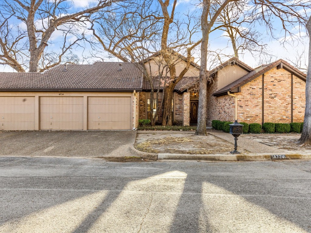 4724 Oak Trail Fort Worth TX 76109