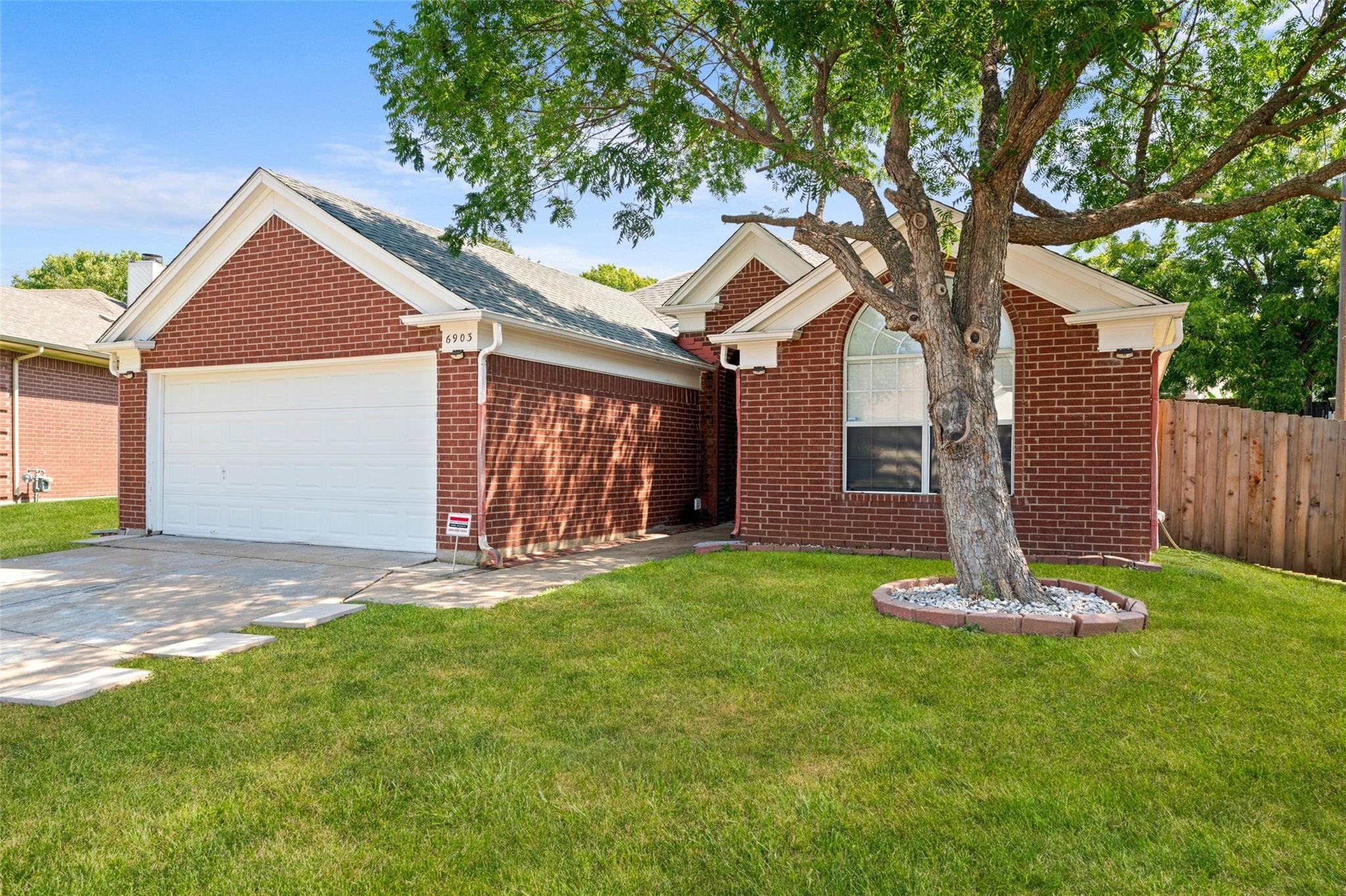 6903 Hawaii Lane Arlington TX 76016