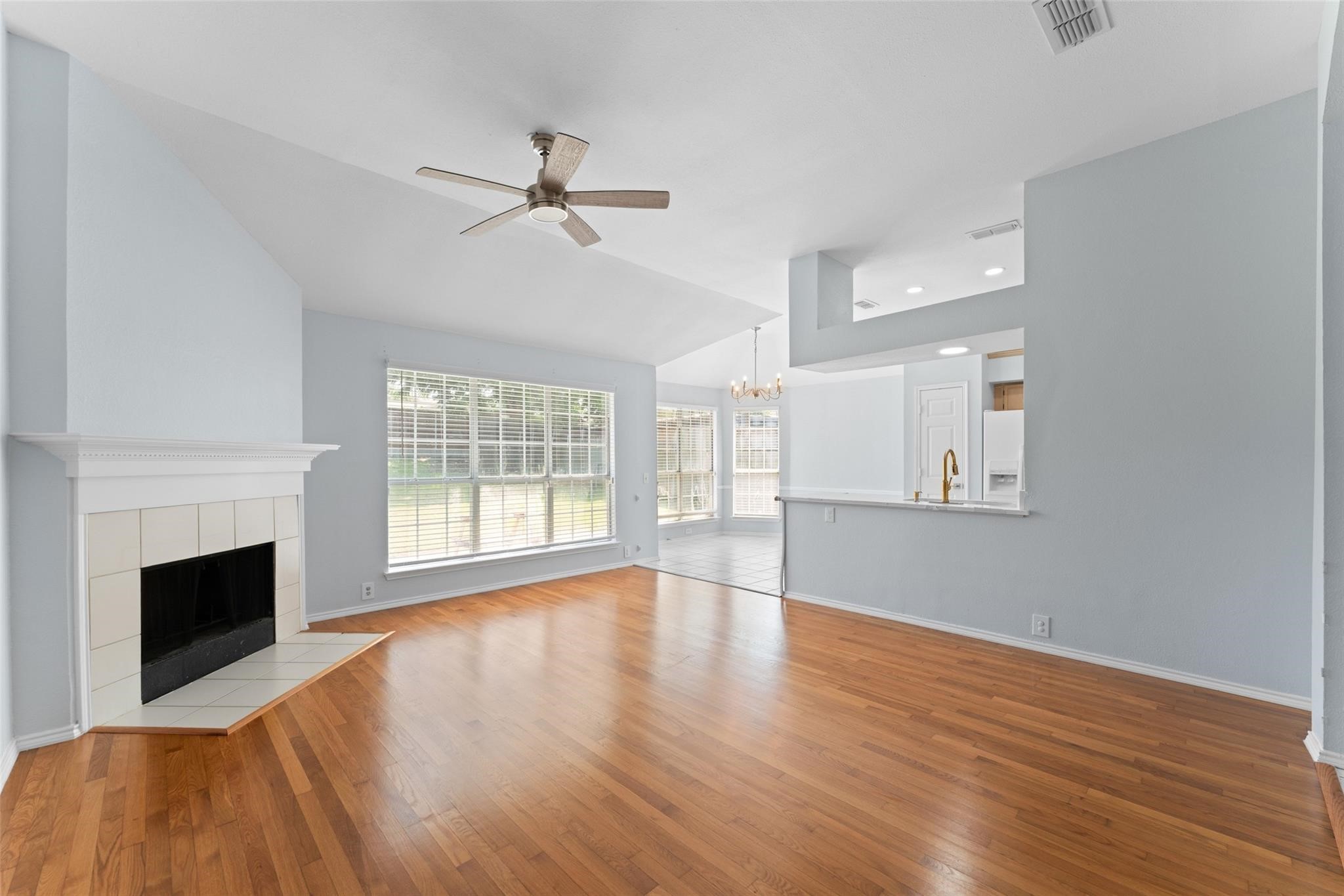 6903 Hawaii Lane Arlington TX 76016