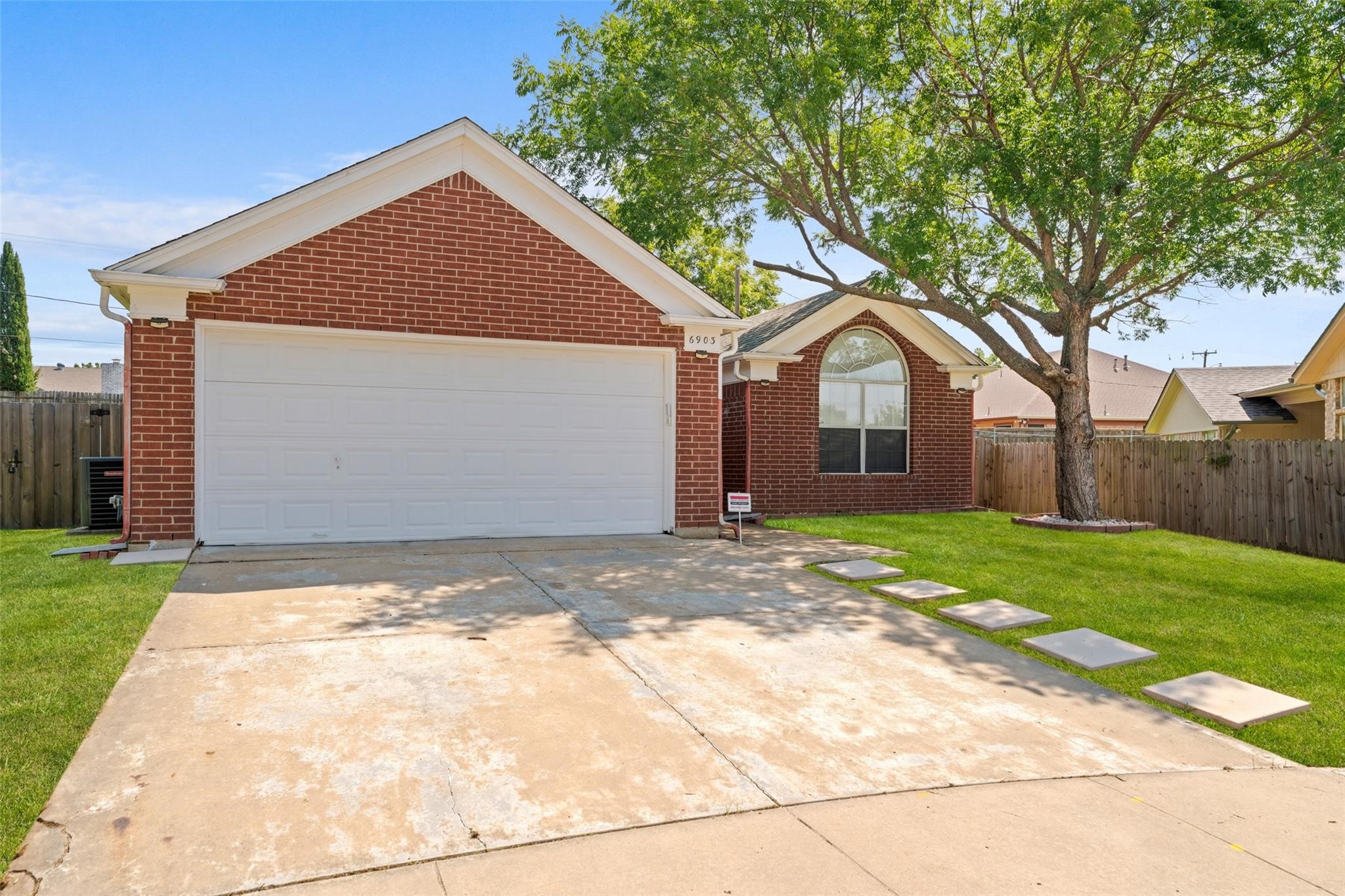 6903 Hawaii Lane Arlington TX 76016