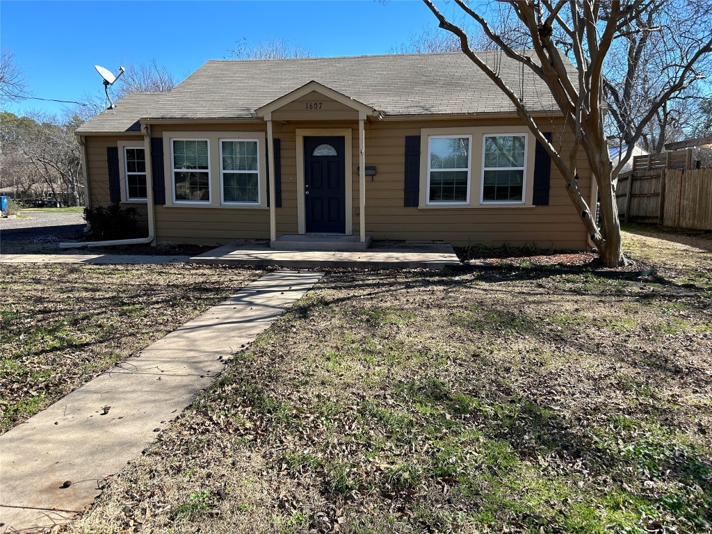 1607 S Houston Street Kaufman TX 75142