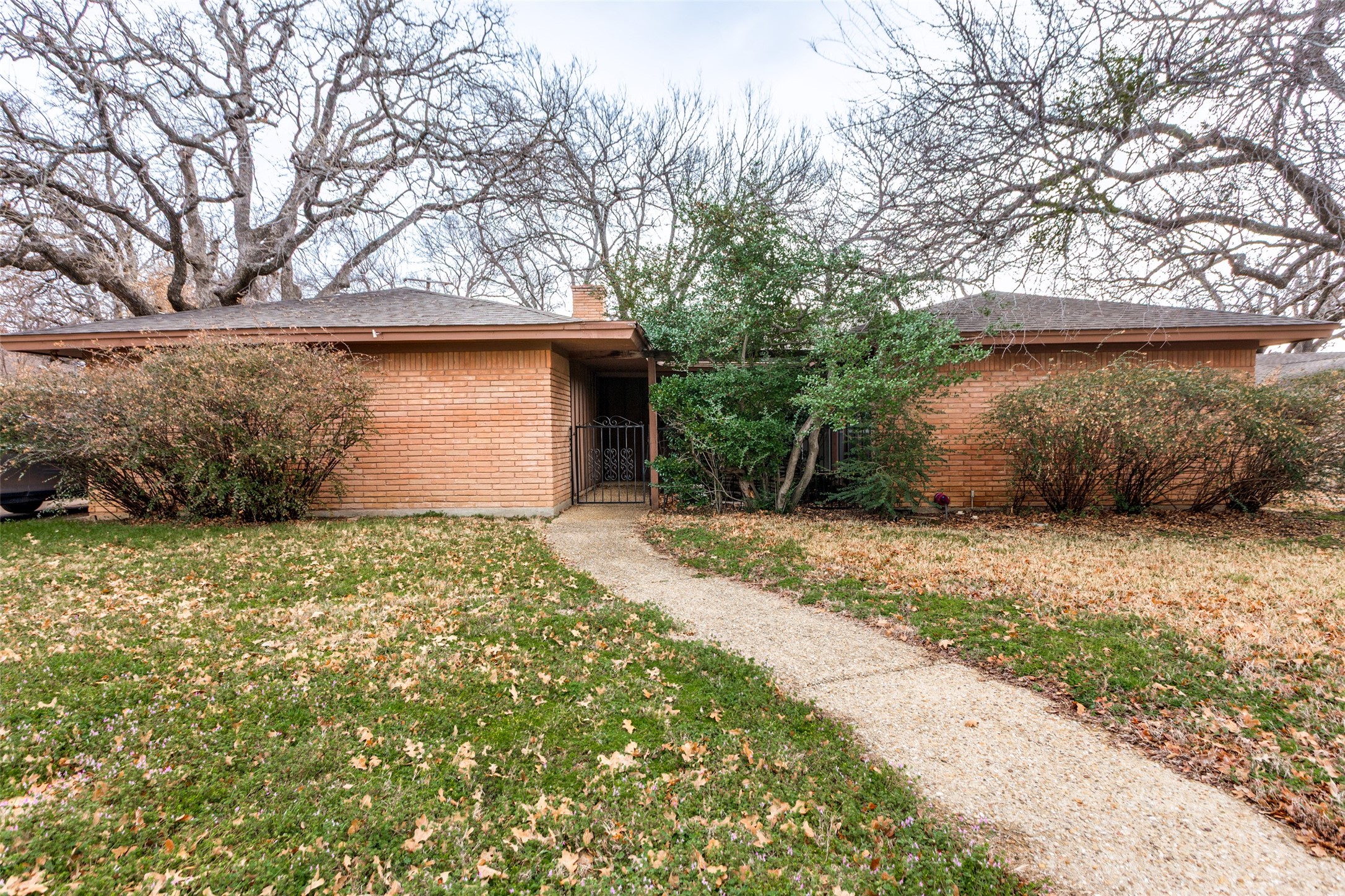 1756 Cynthia Lane Hurst TX 76054
