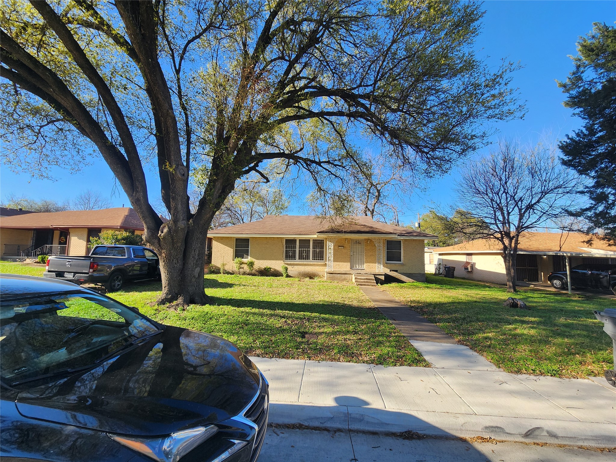 1527 Cape Cod Drive Dallas TX 75216