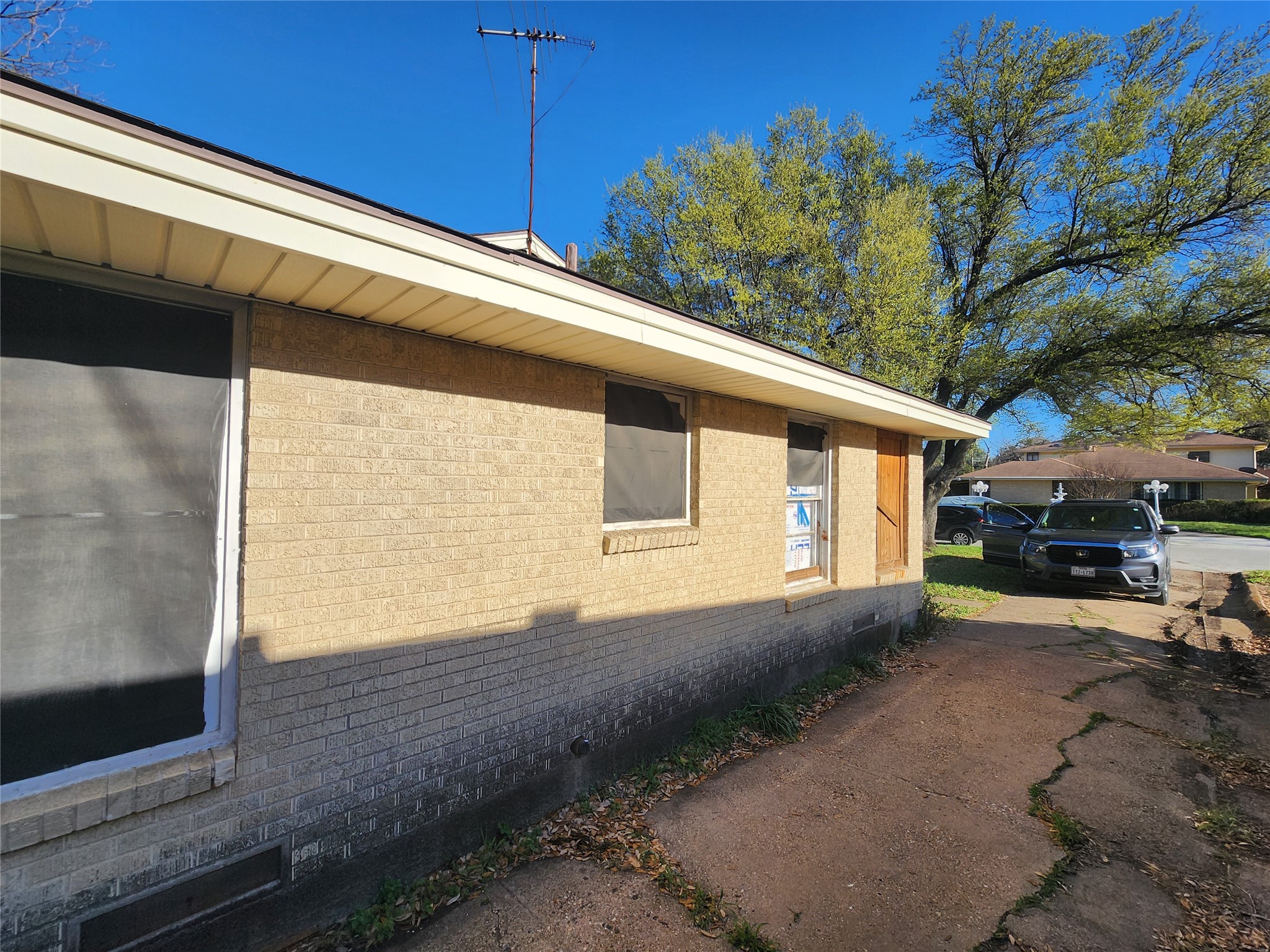 1527 Cape Cod Drive Dallas TX 75216
