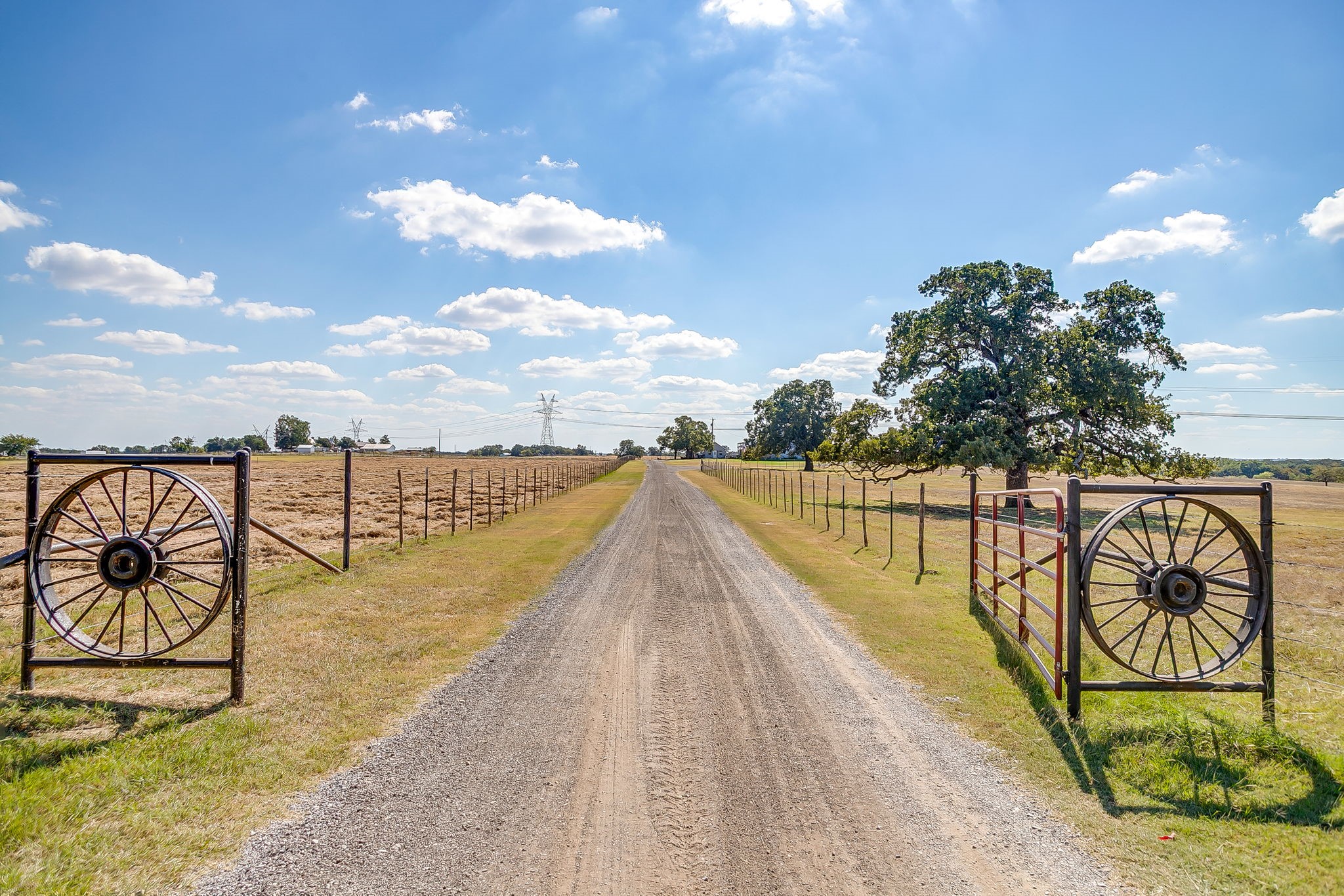 207 Trails End Poolville TX 76487