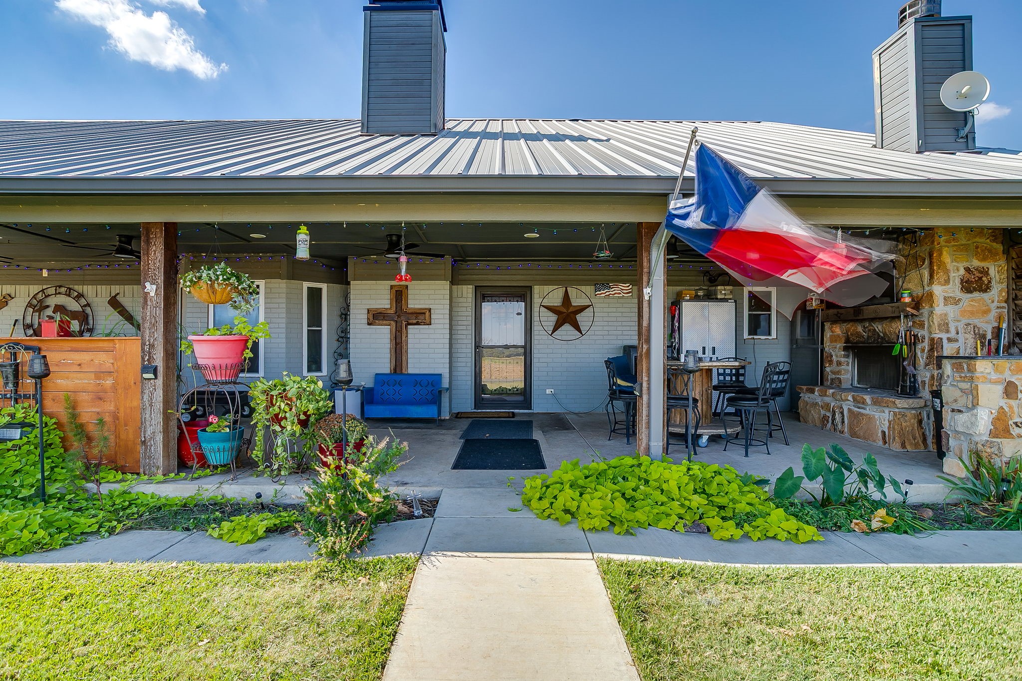 207 Trails End Poolville TX 76487