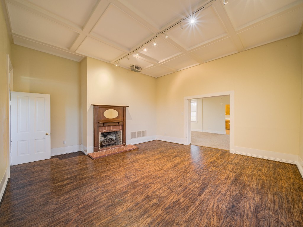 400 S Washington Street Pilot Point TX 76258