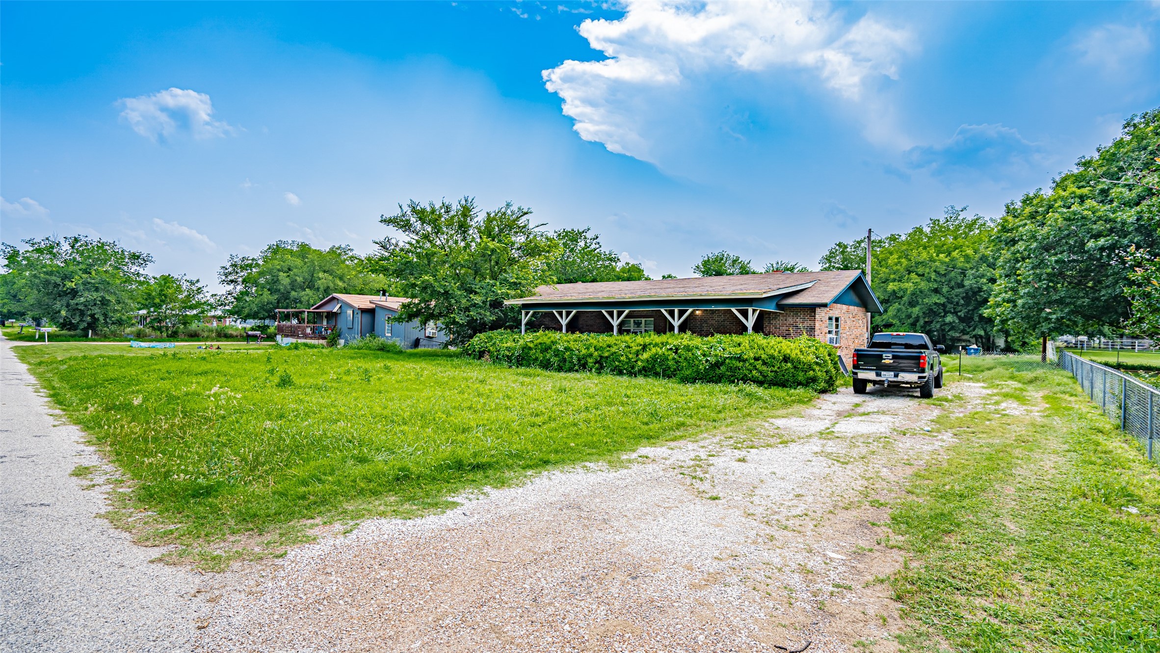 291 County Road 4858 Newark TX 76071