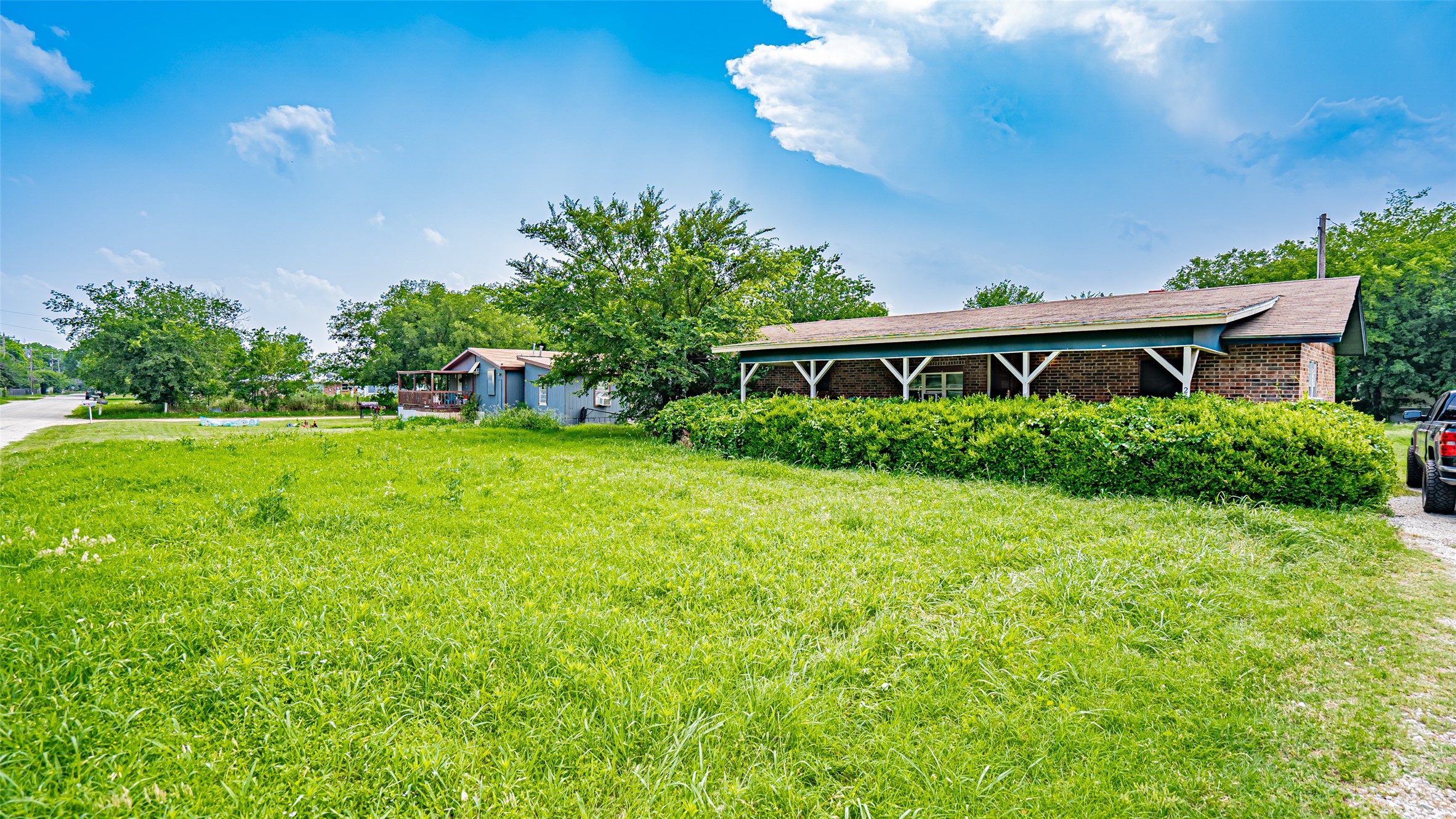 291 County Road 4858 Newark TX 76071