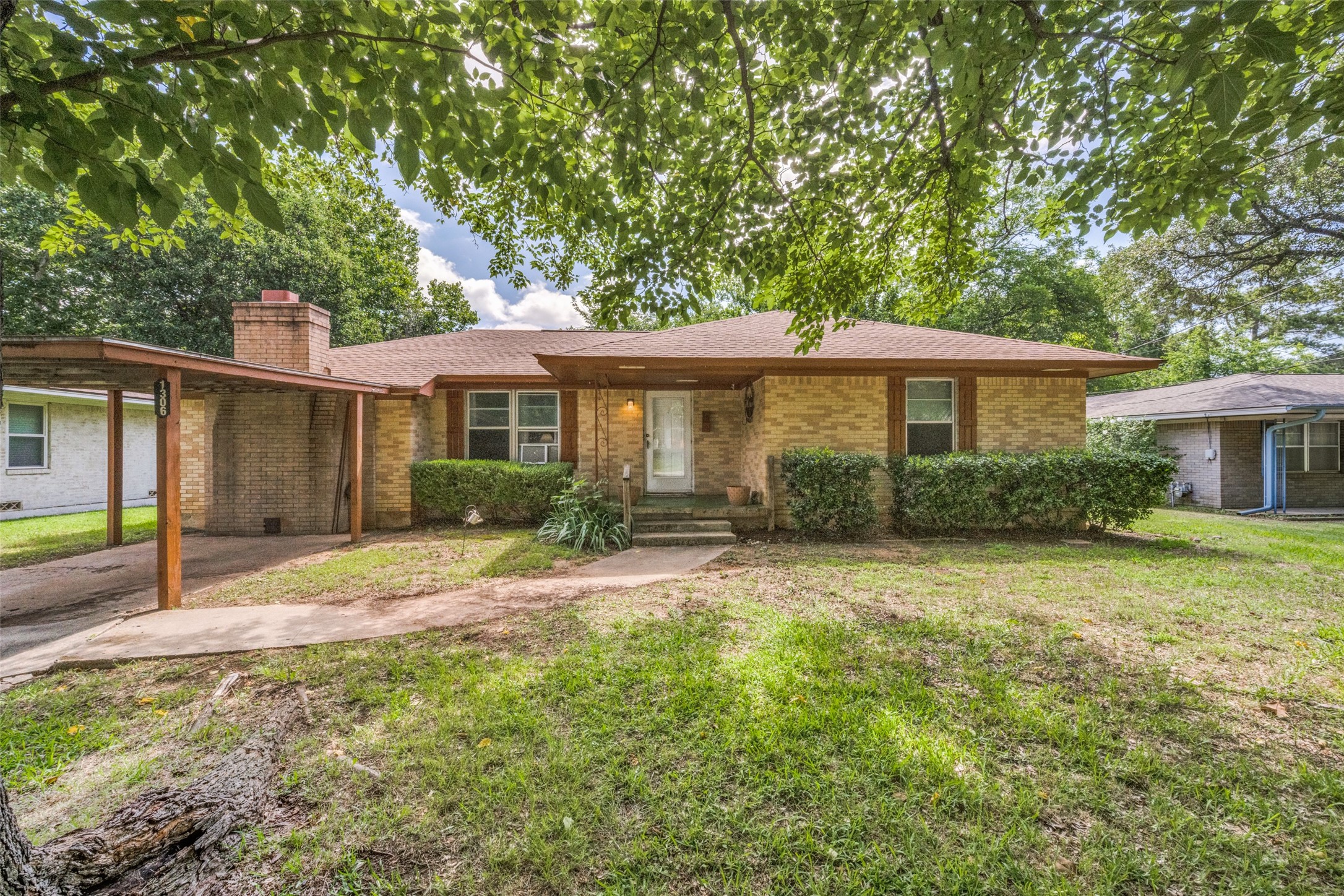 1306 Magnolia Street Gainesville TX 76240