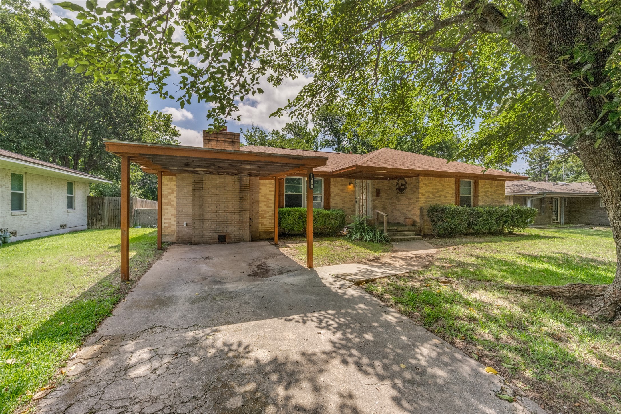 1306 Magnolia Street Gainesville TX 76240