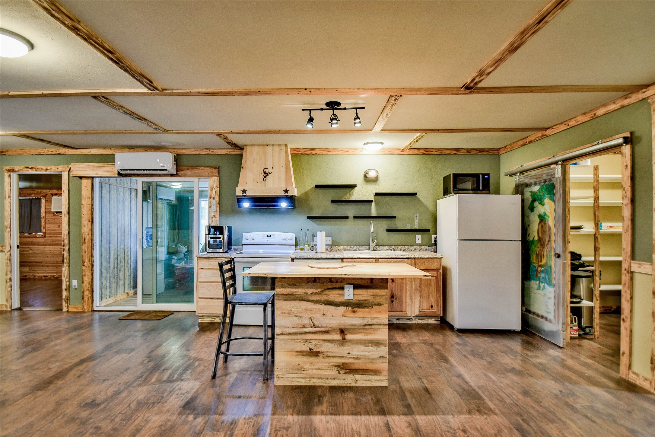 5711 Flint Drive Granbury TX 76048