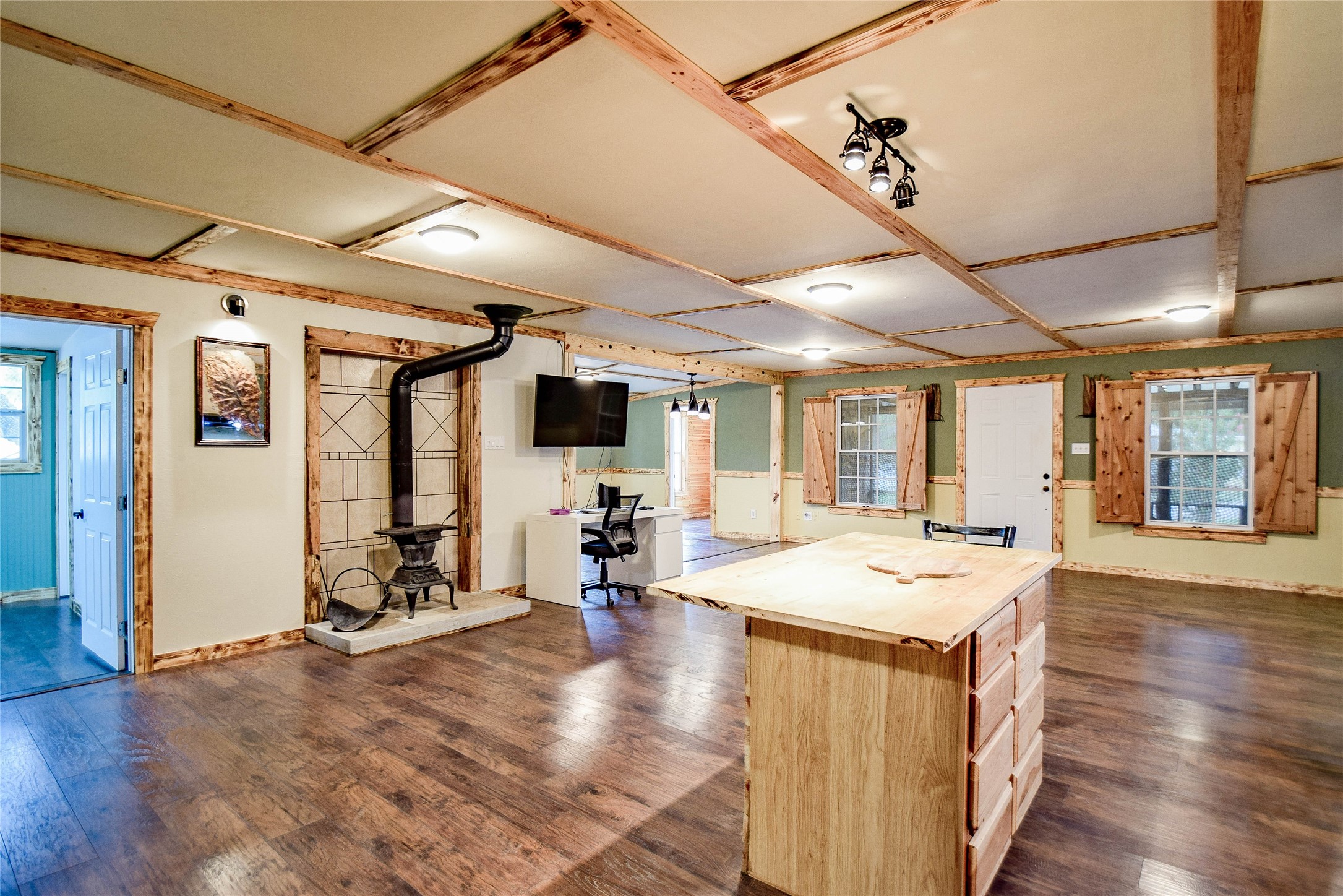 5711 Flint Drive Granbury TX 76048
