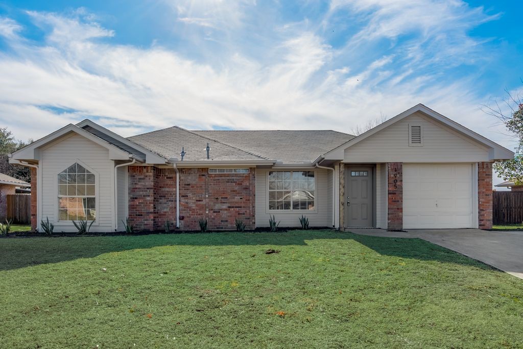 1905 La Fontaine Lane Greenville TX 75402