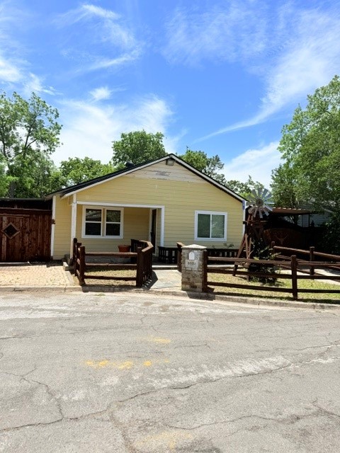 3028 Carnation Avenue Fort Worth TX 76111