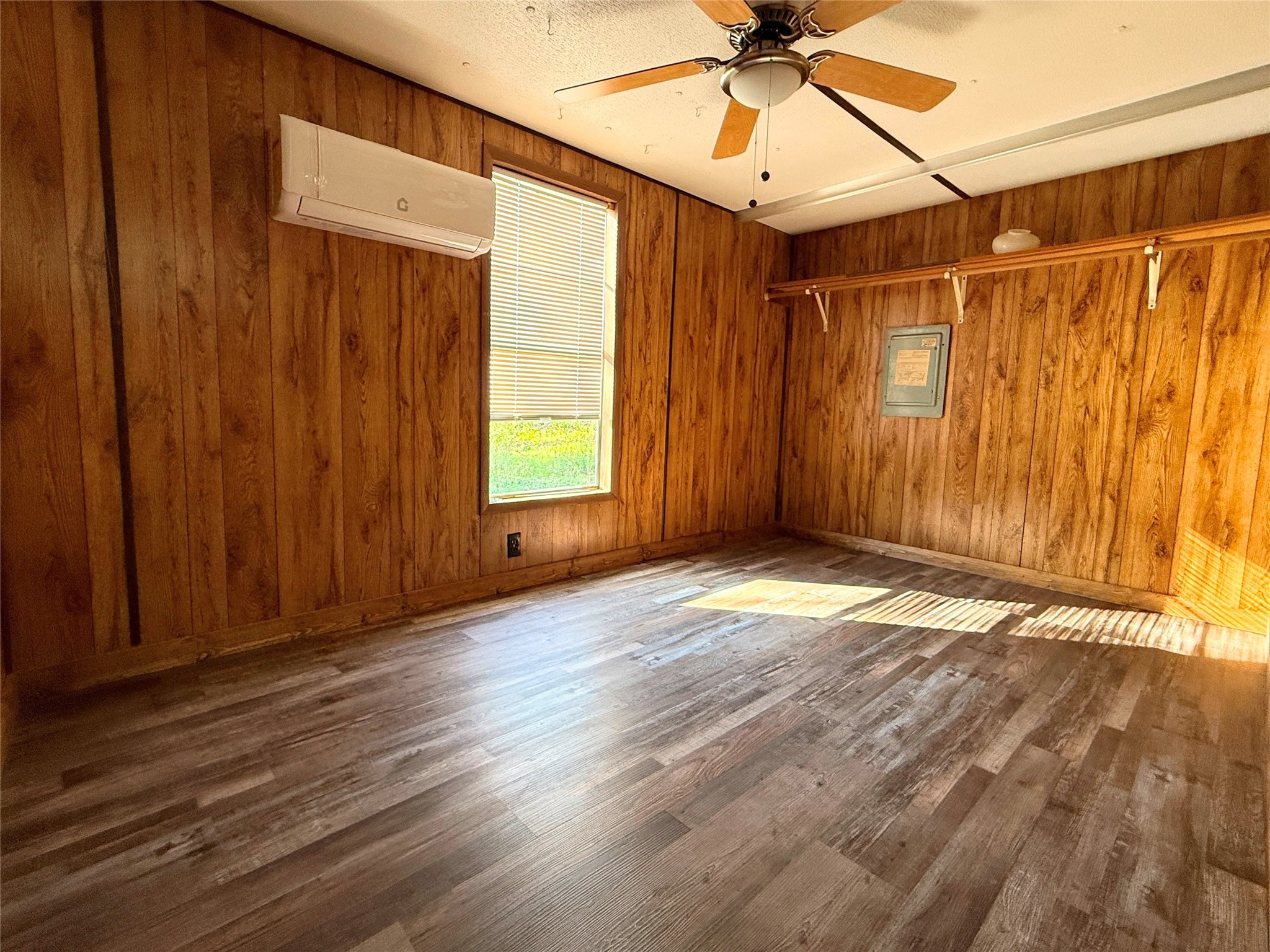3807 Lands End Court Granbury TX 76048
