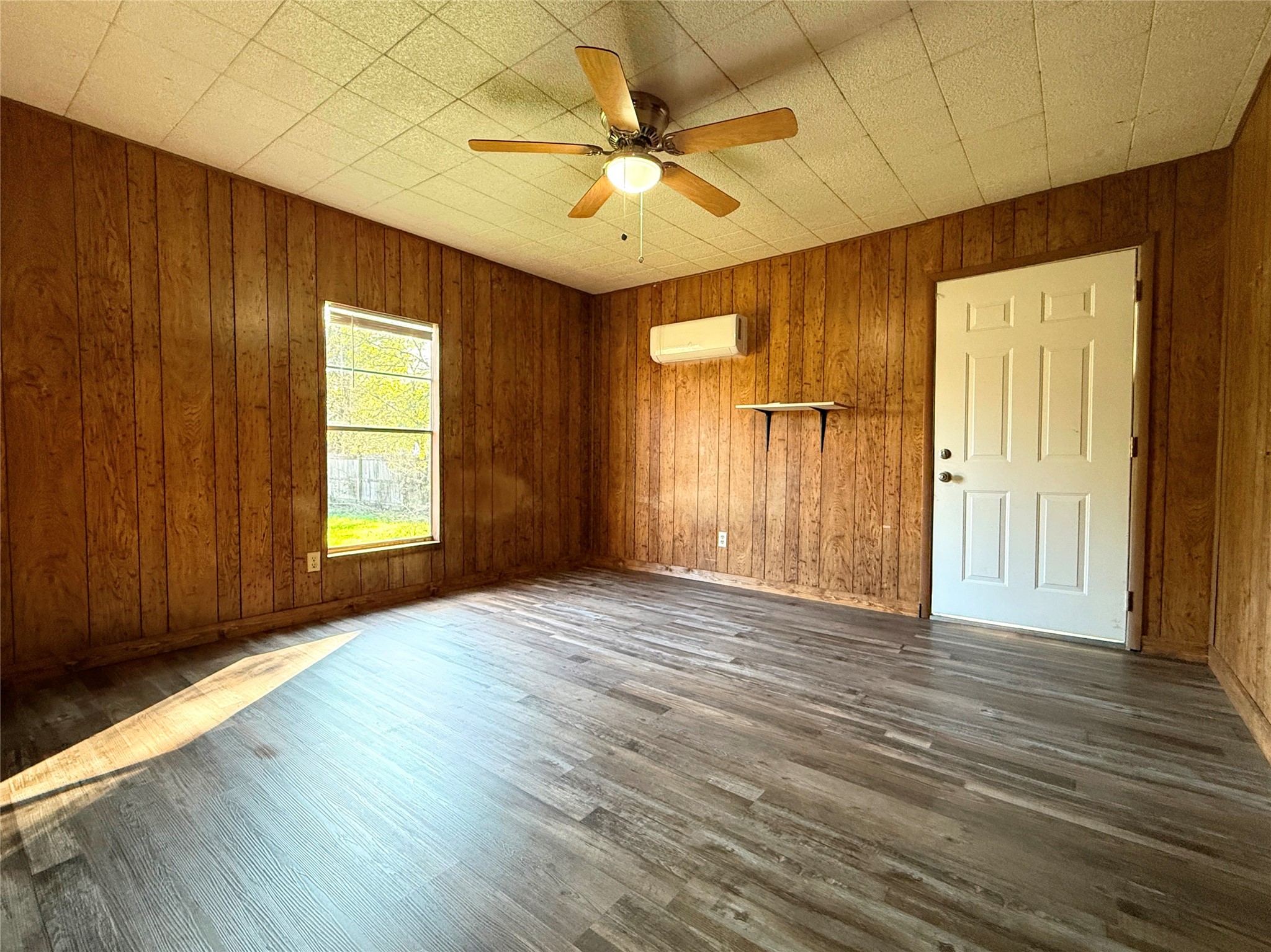 3807 Lands End Court Granbury TX 76048