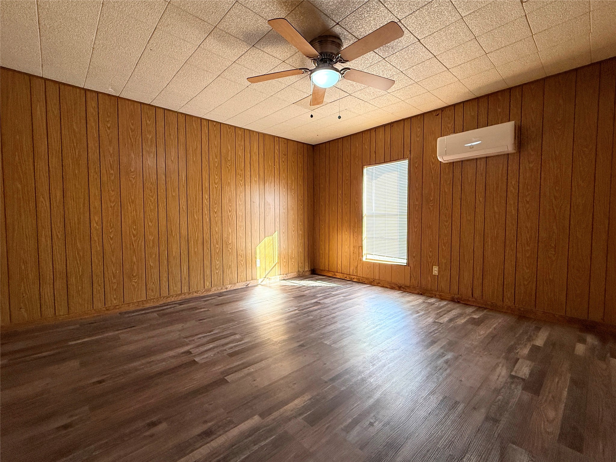 3807 Lands End Court Granbury TX 76048