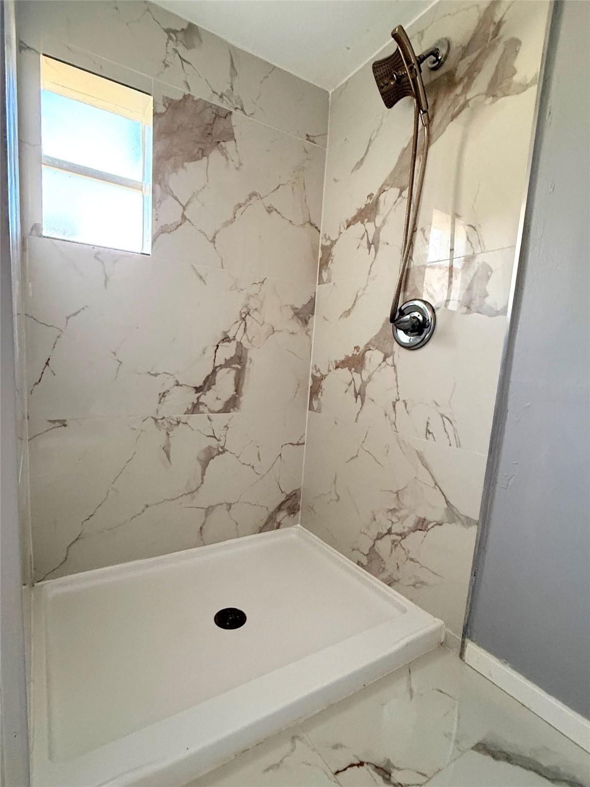3807 Lands End Court Granbury TX 76048