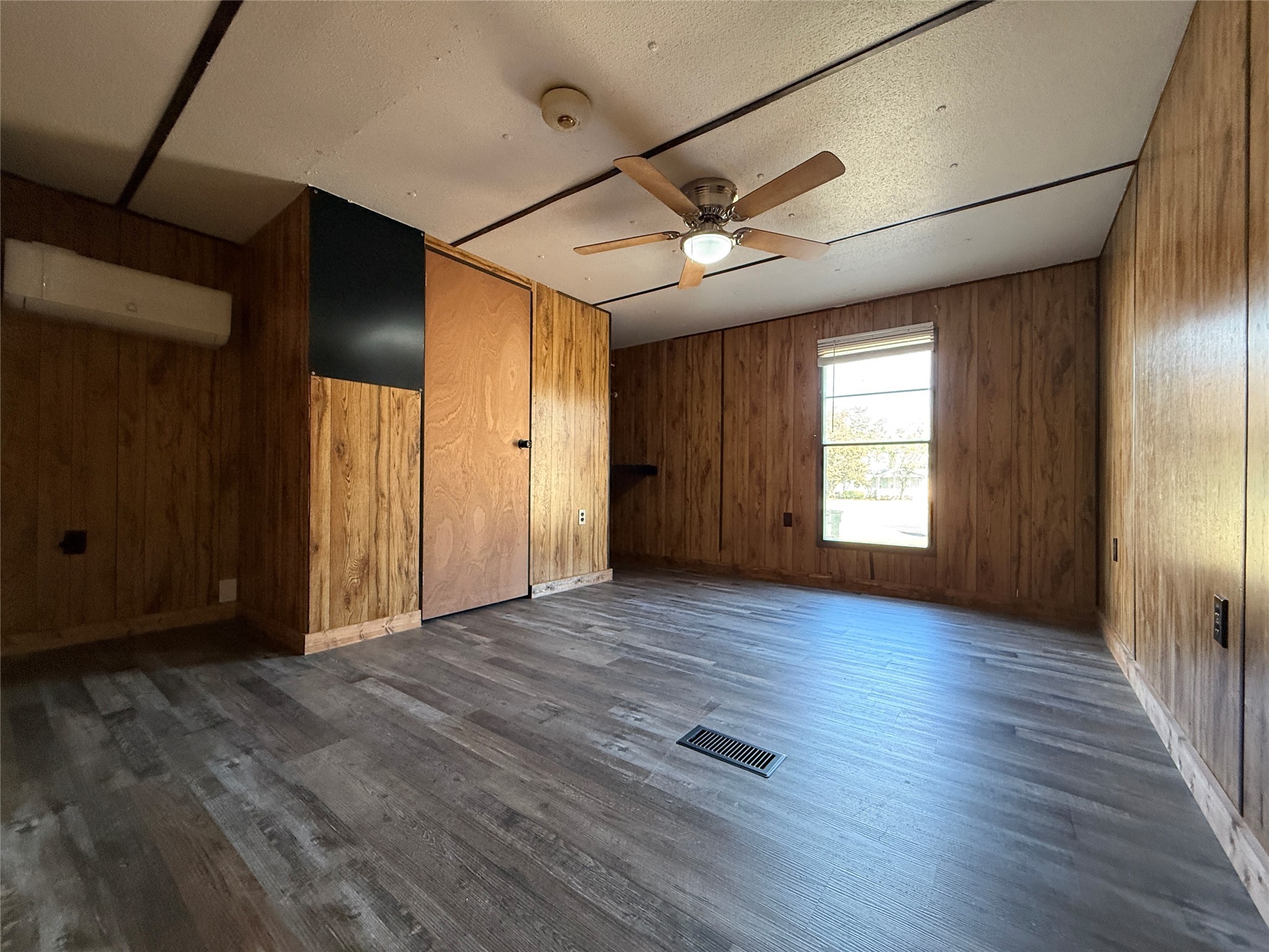 3807 Lands End Court Granbury TX 76048