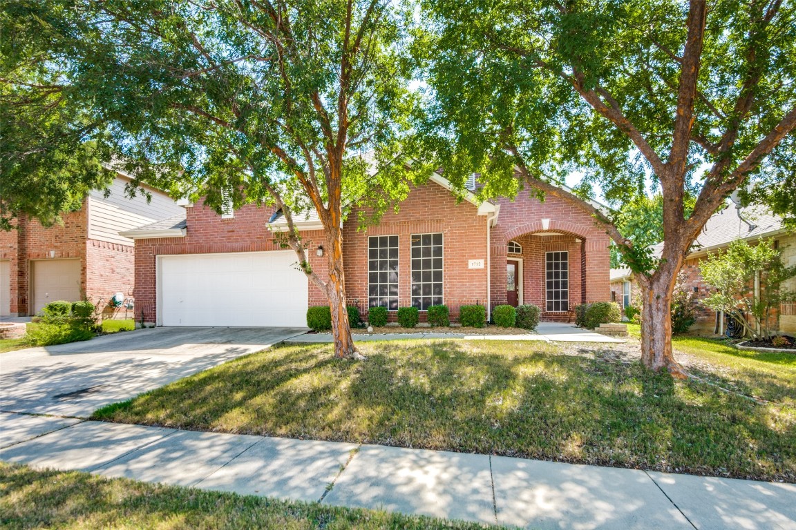 1712 Peregrine Drive Corinth TX 76210