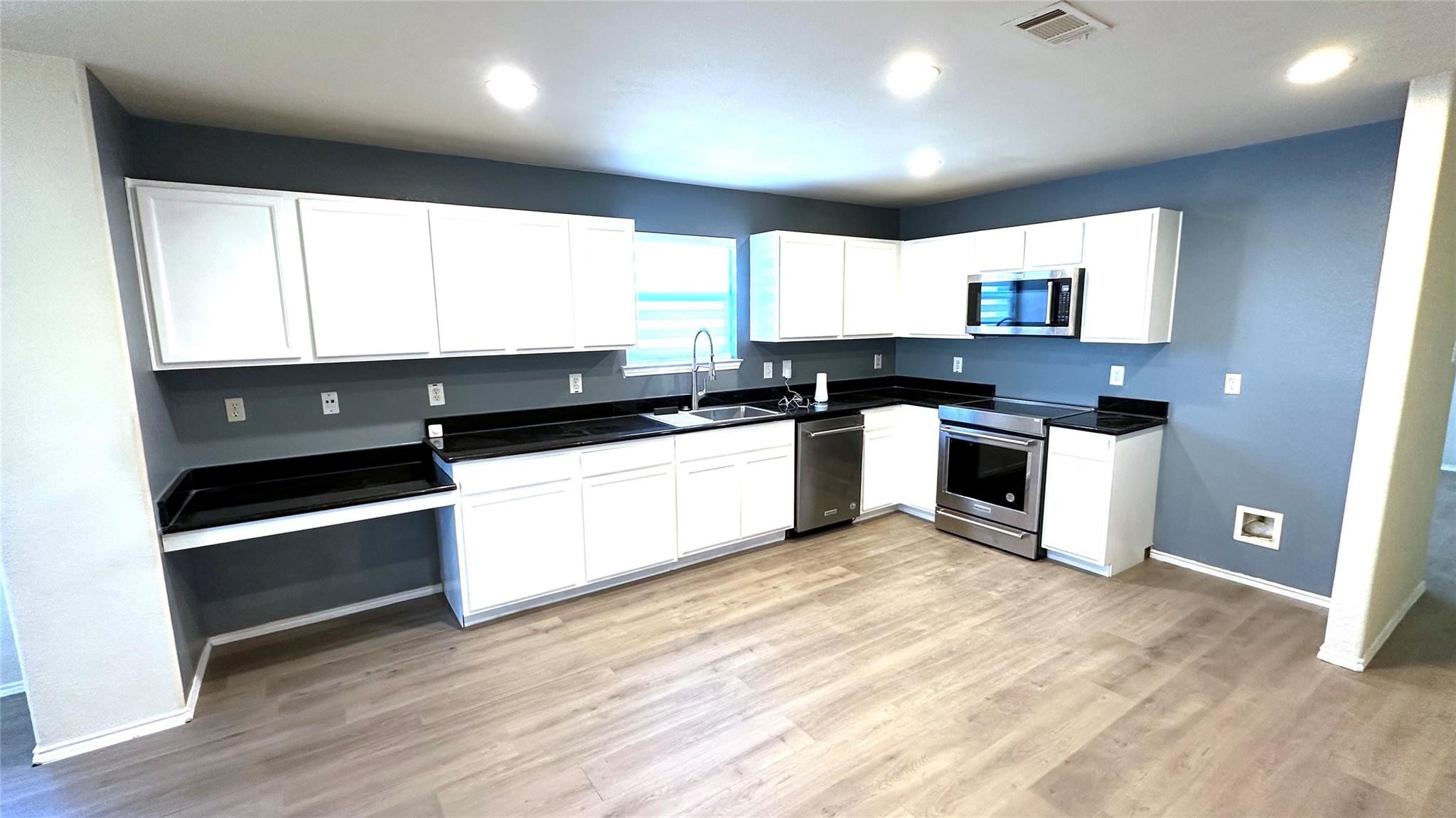 817 Lark Drive Aubrey TX 76227
