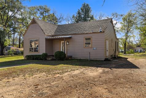 204 W Jones Street Longview TX 75602