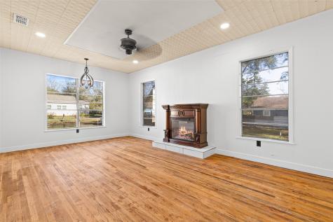 204 W Jones Street Longview TX 75602