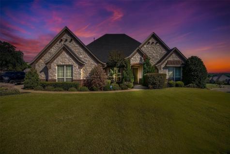 109 Pineview Court Burleson TX 76028