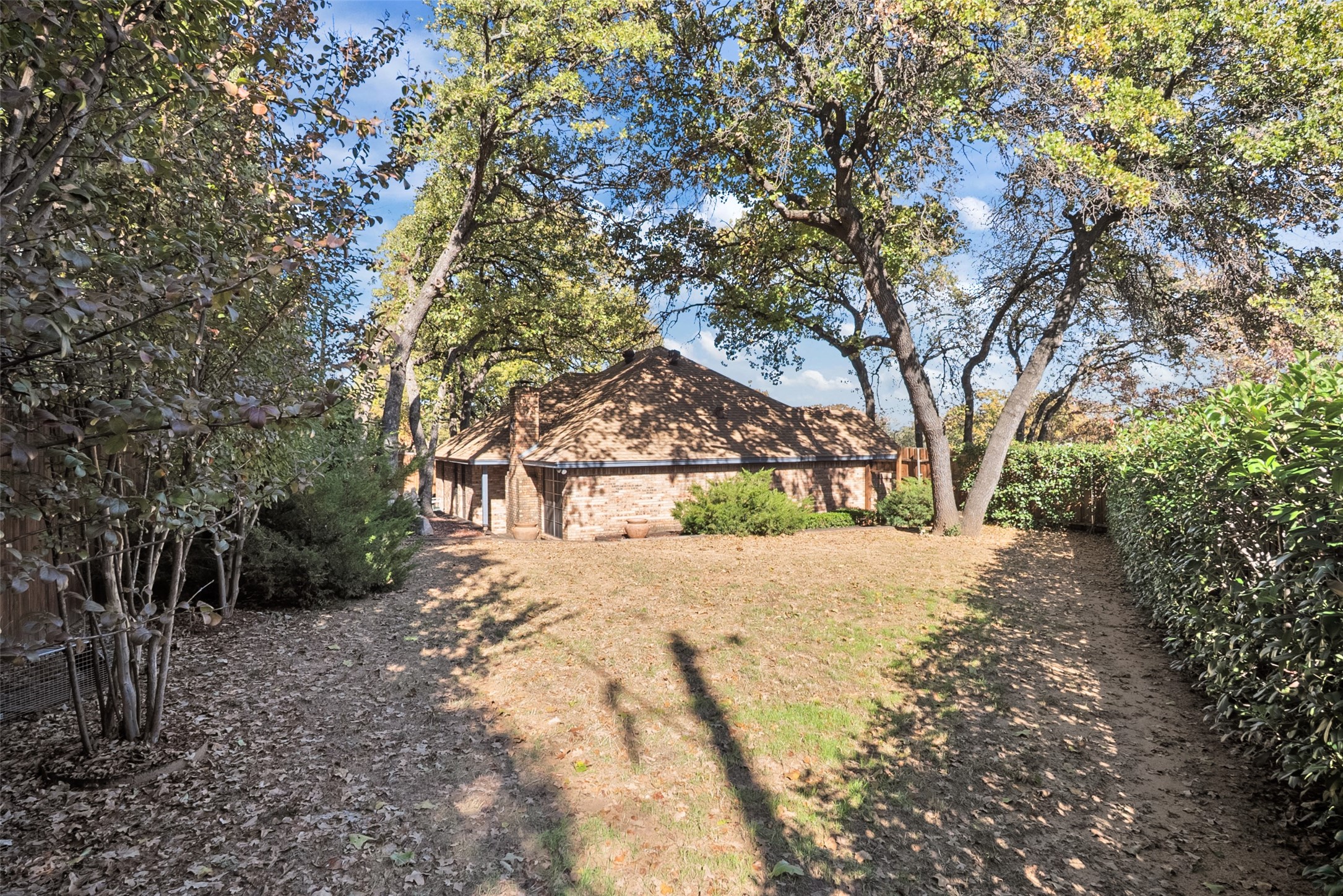 4922 Canberra Lane Arlington TX 76017