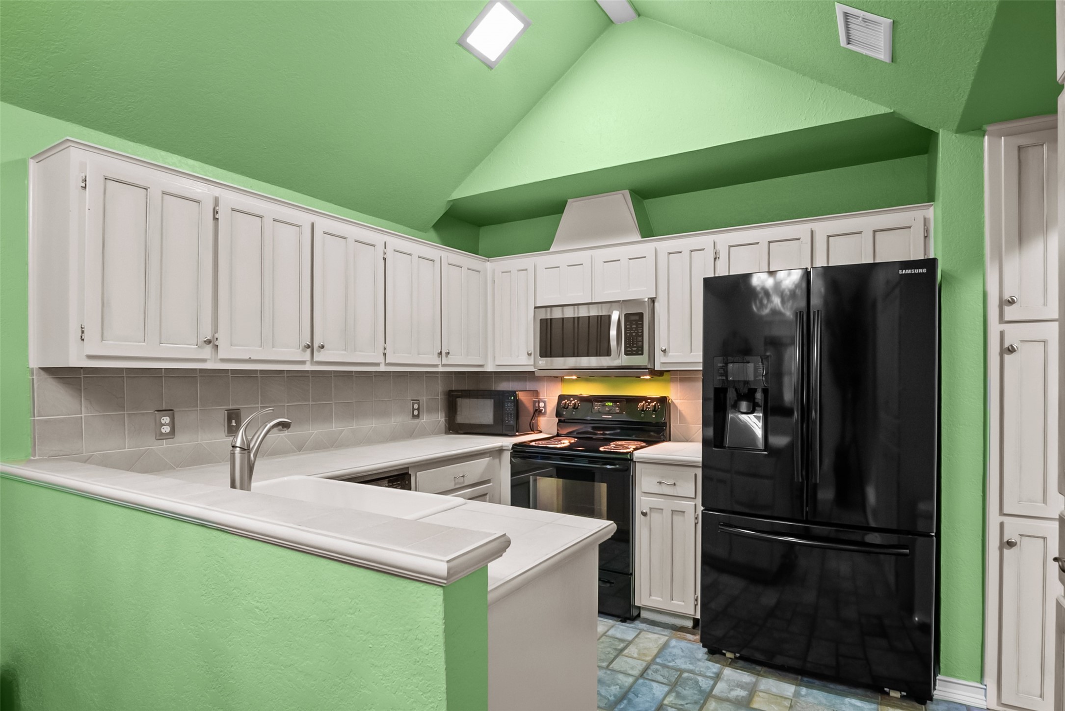 4922 Canberra Lane Arlington TX 76017