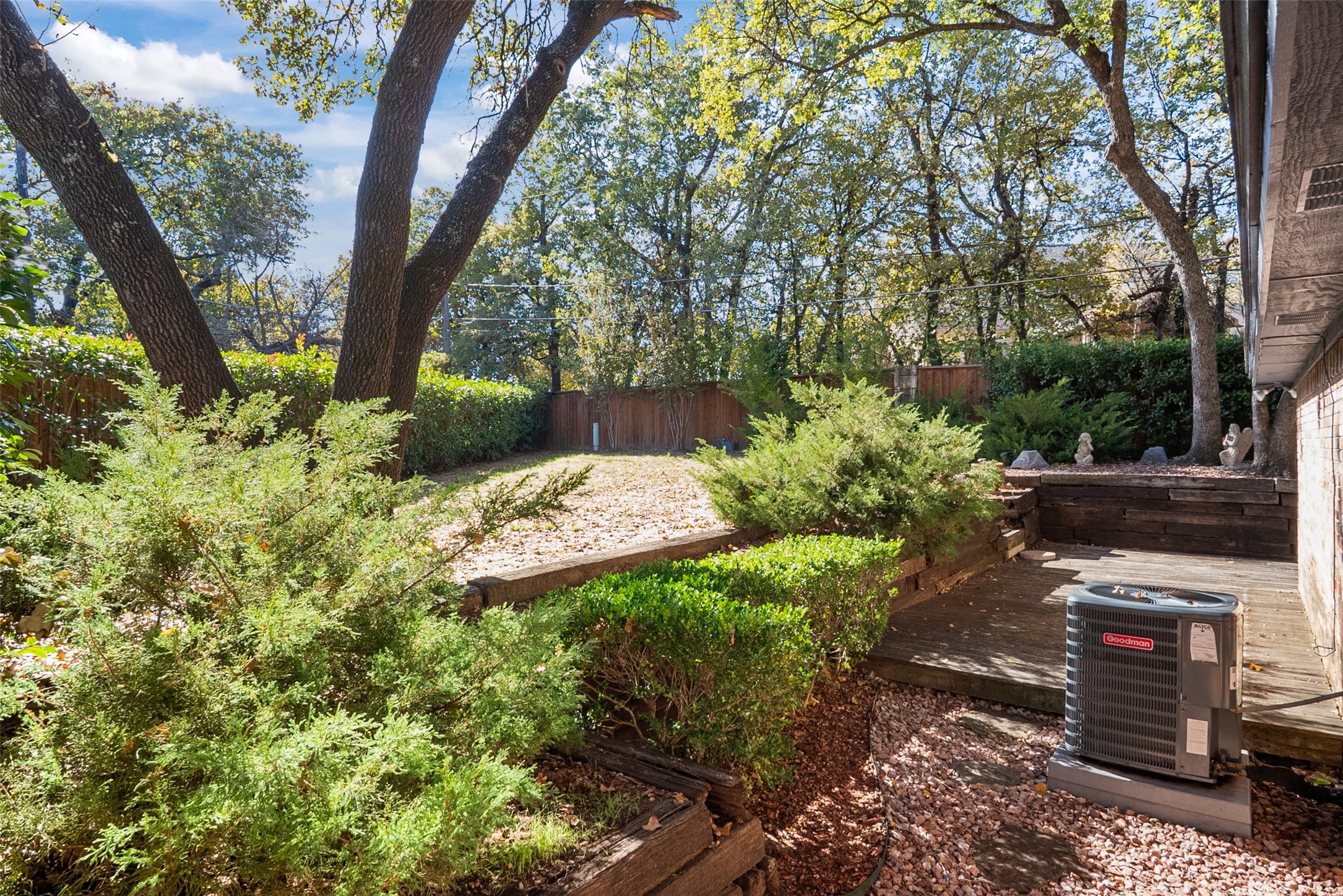 4922 Canberra Lane Arlington TX 76017