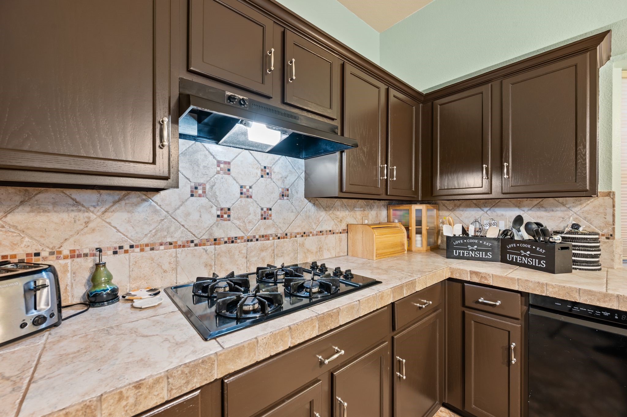 4008 Falcon Ridge Drive Haltom City TX 76137