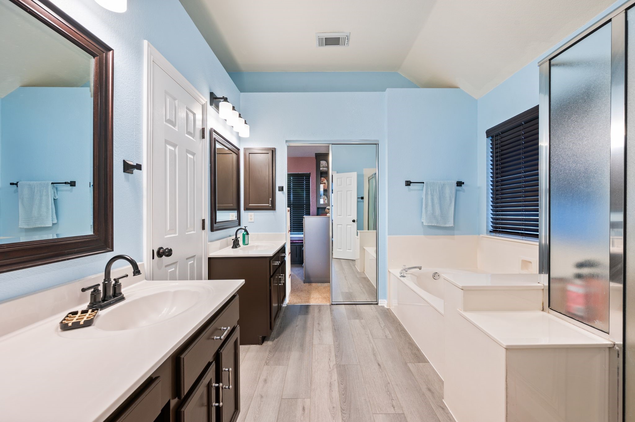 4008 Falcon Ridge Drive Haltom City TX 76137