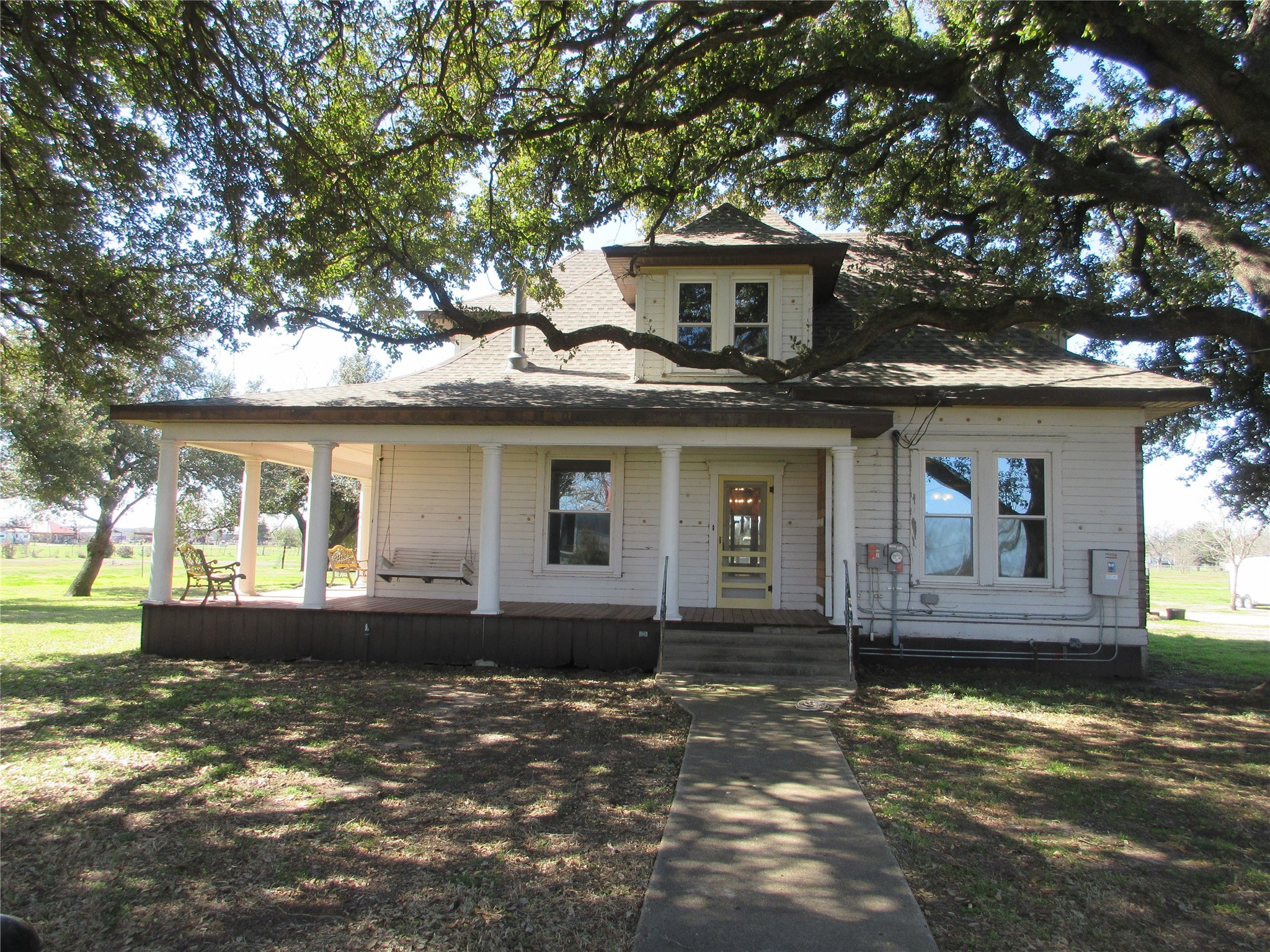 607 S First Street S Rosebud TX 76570