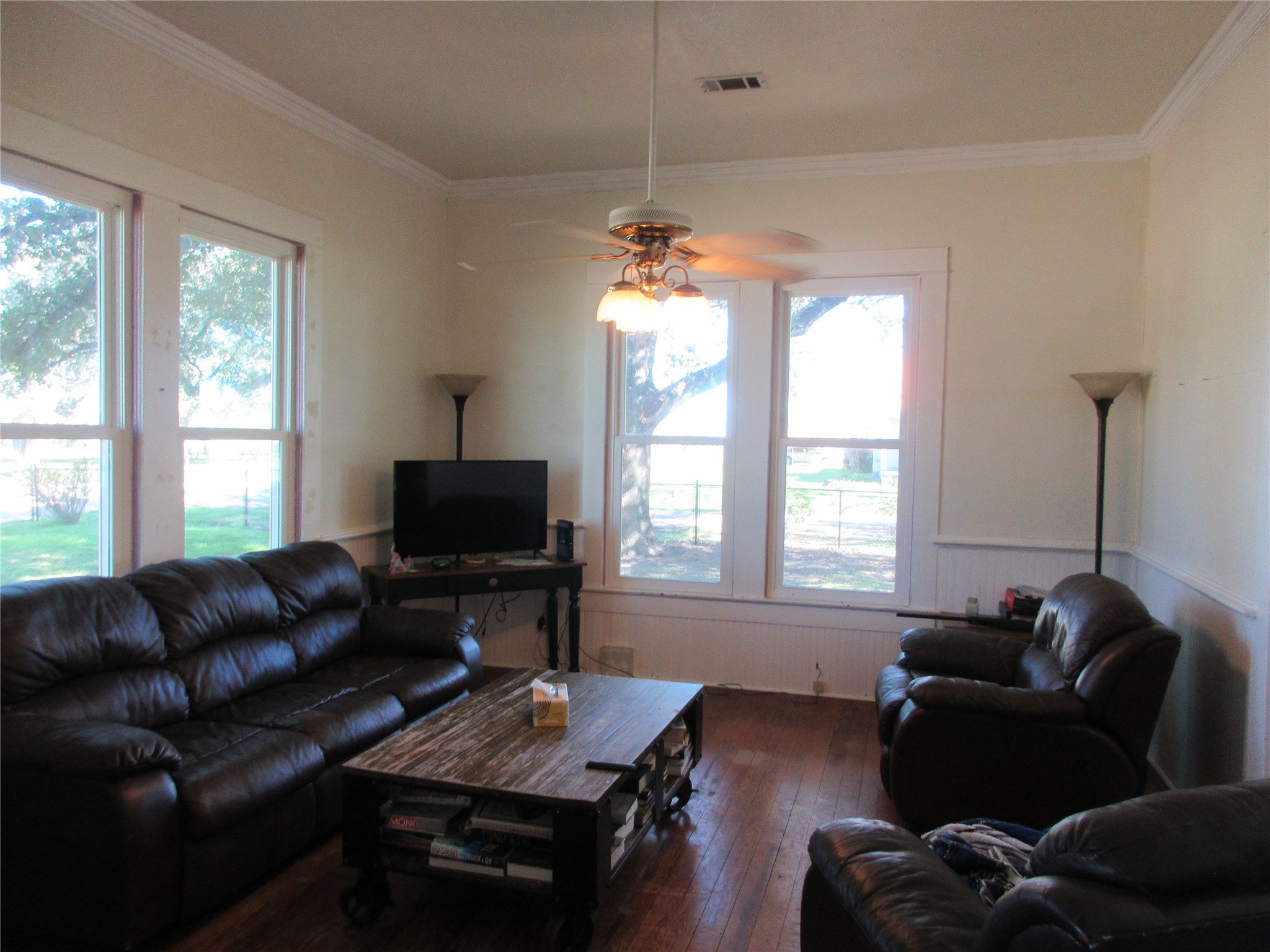 607 S First Street S Rosebud TX 76570