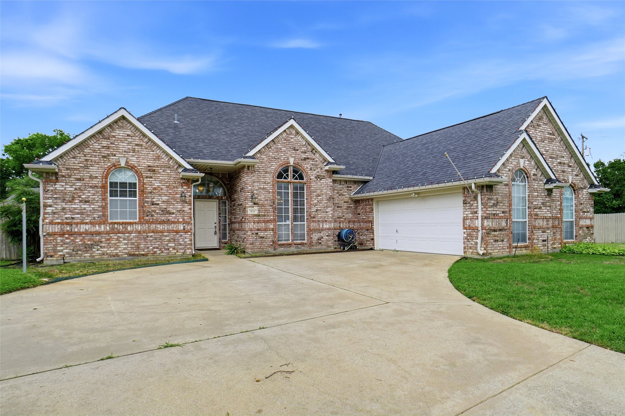 1620 Oak Creek Drive Hurst TX 76054