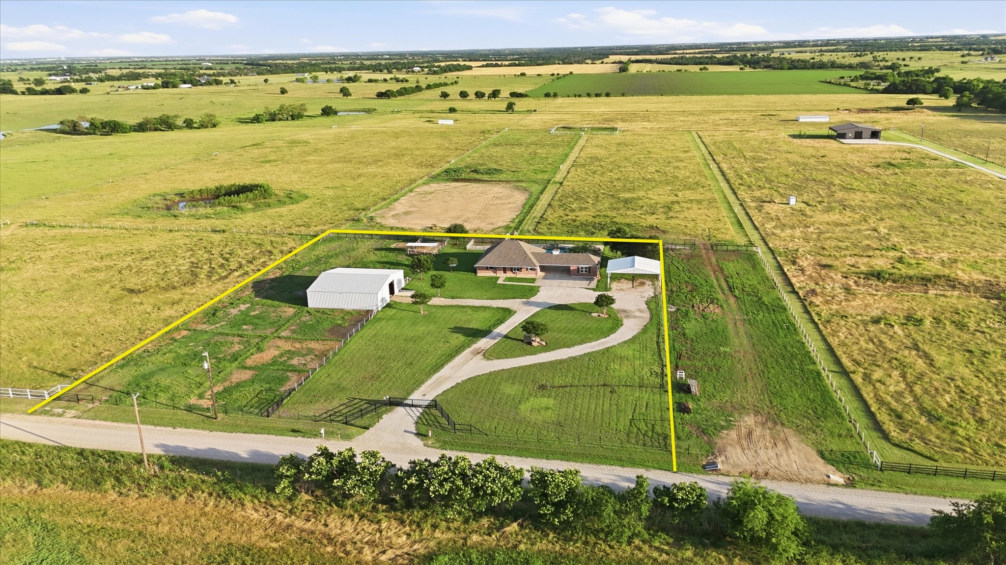2500 County Road 332 Era TX 76238