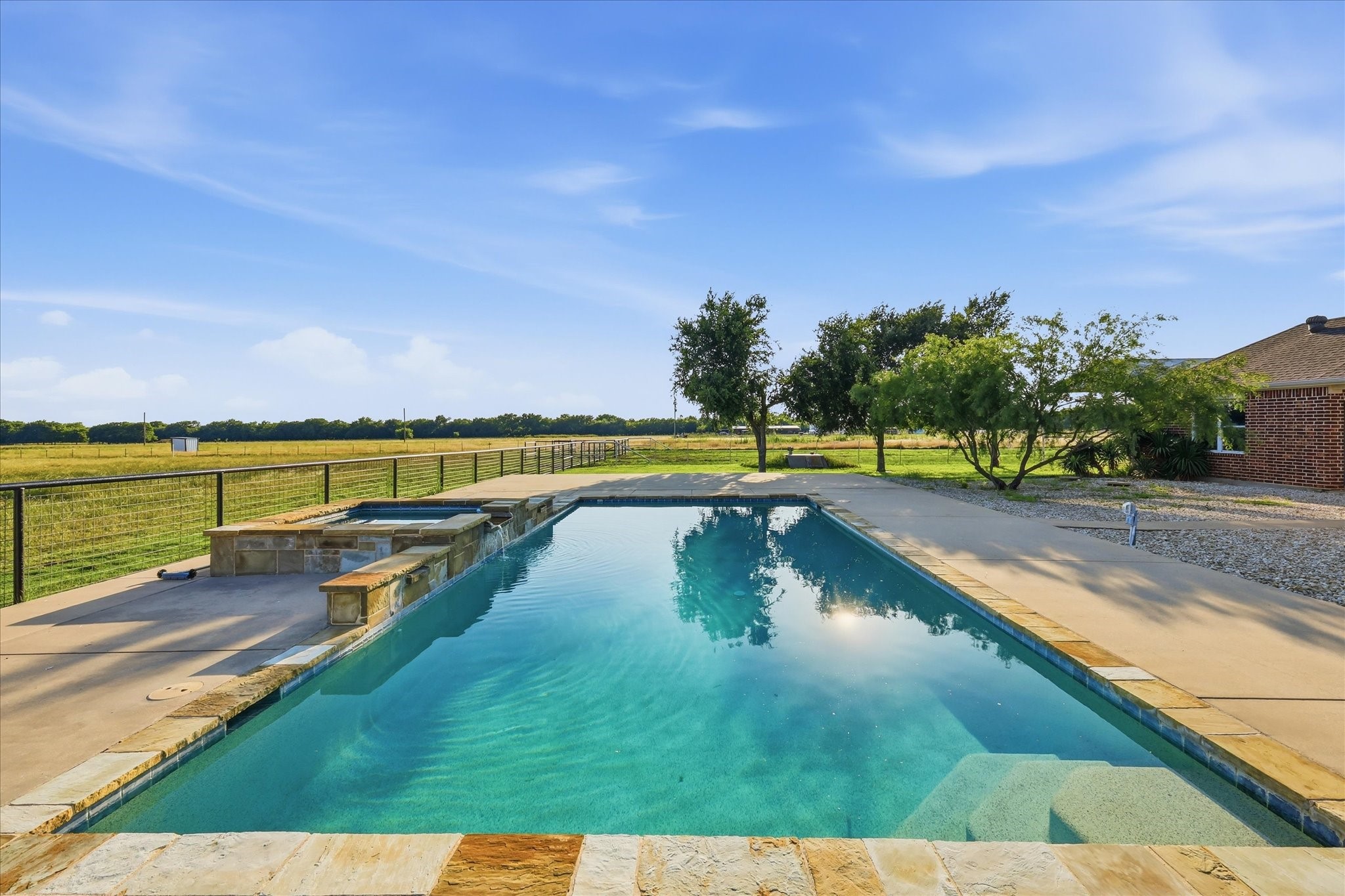 2500 County Road 332 Era TX 76238