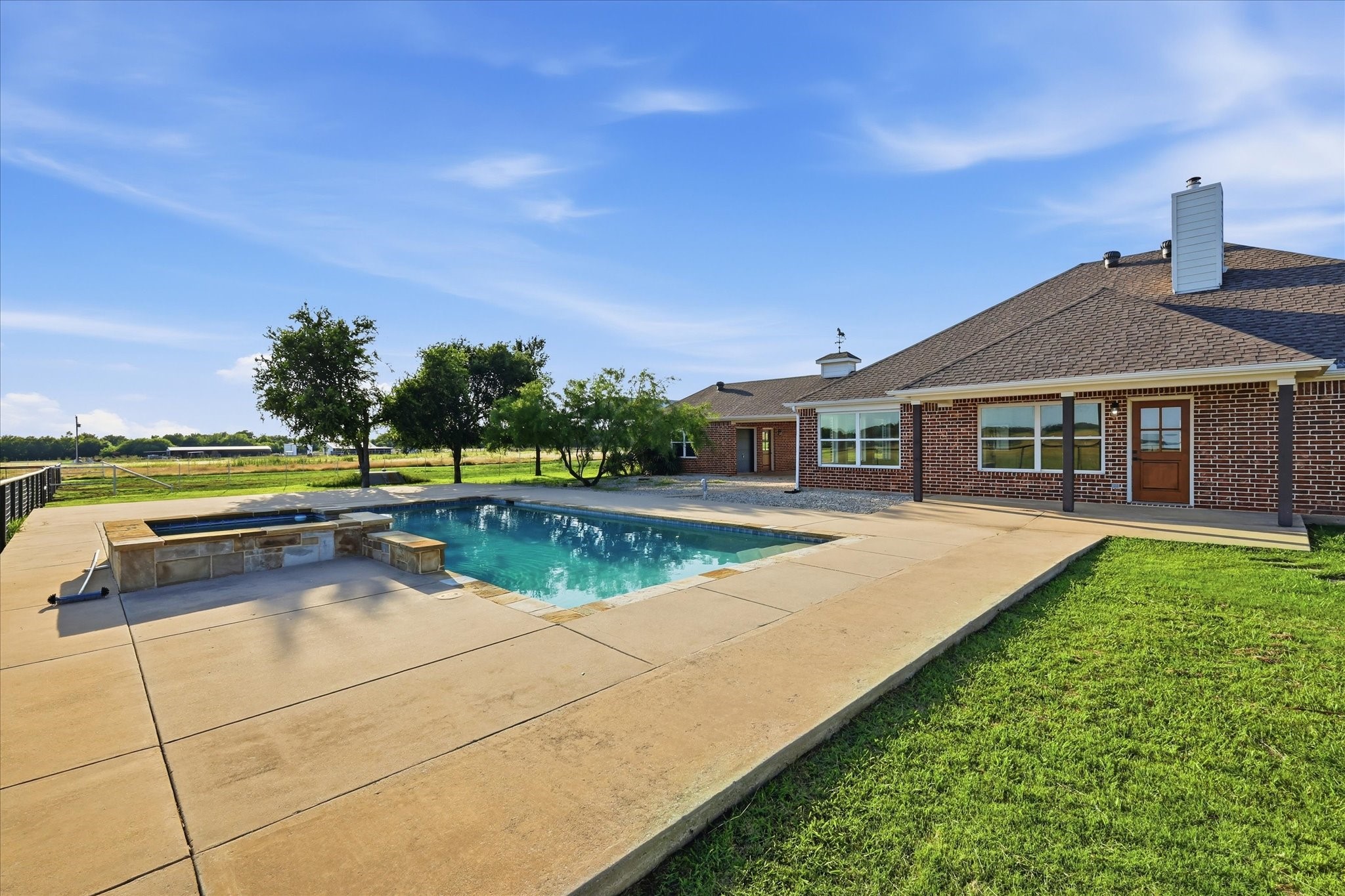 2500 County Road 332 Era TX 76238