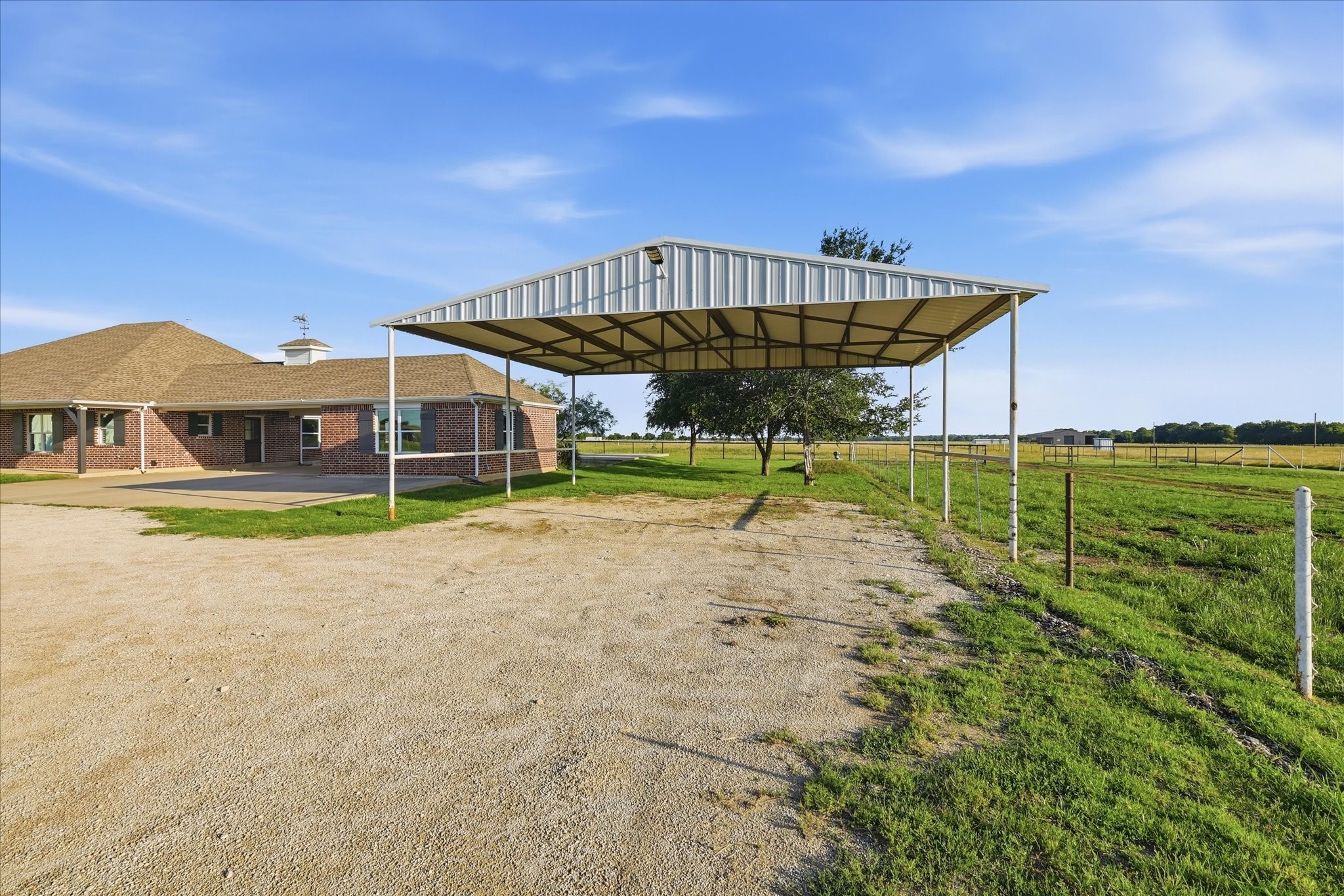2500 County Road 332 Era TX 76238